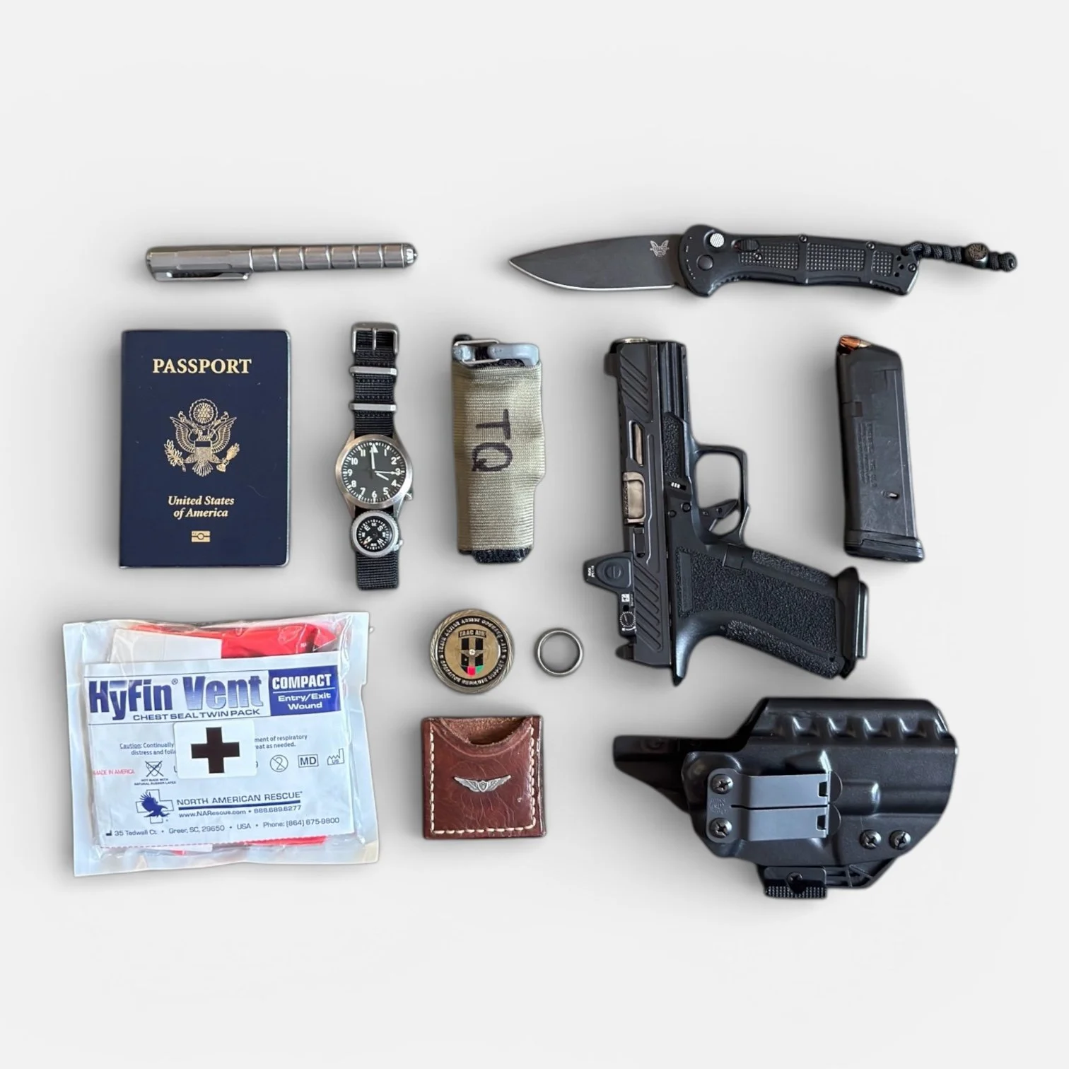 The edc… this changes from time to time depending on where I’m going and what I am doing. But I never leave the house without medical equipment. The pistol and the medical equipment are inseparable for me.