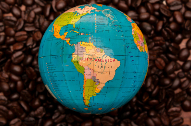 Espanja & Latinalainen Amerikka ~ nuoret (K13), aikuiset ja eläkeläiset