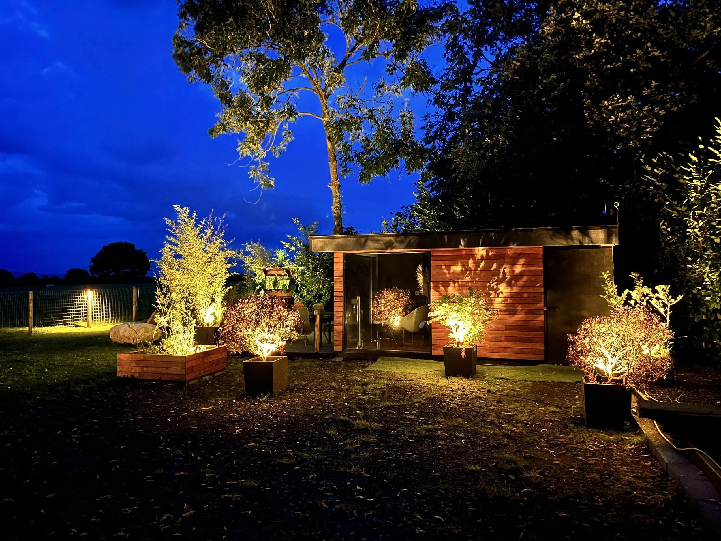 029_cabins_cabin-landscape-at-dusk.jpg