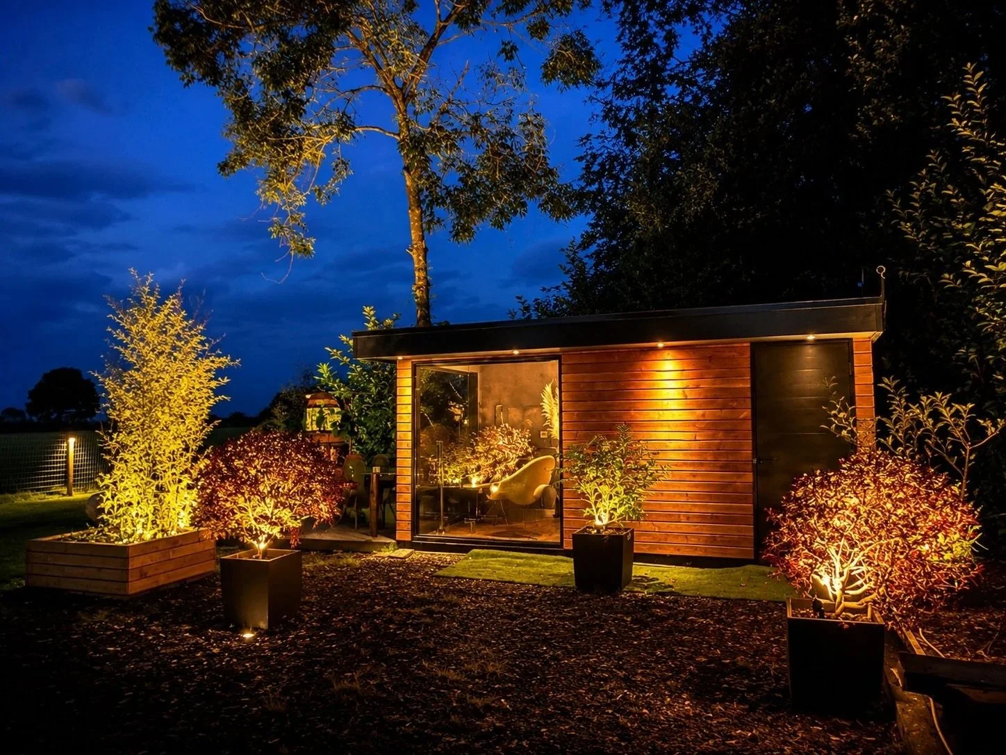 031_cabins_garden-cabin-at-night.jpg