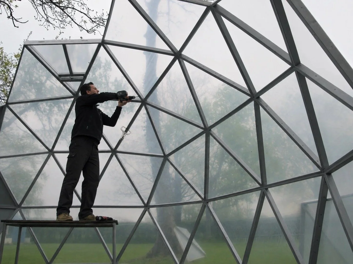 007_domes_building-geodesic-dome.jpg