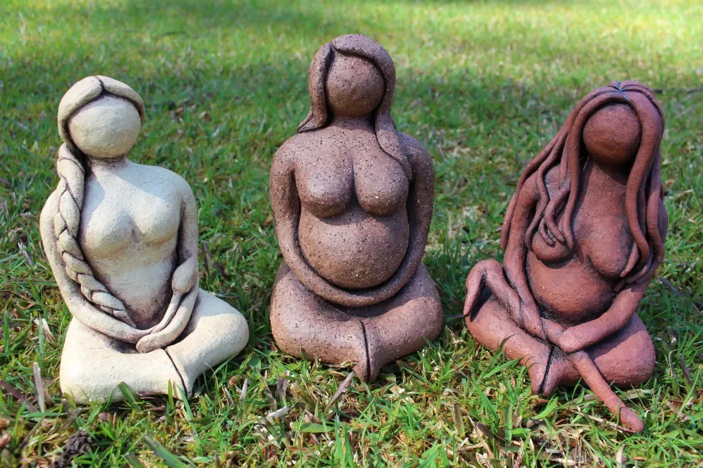 maiden-mother-crone-smaller.webp (Copy)