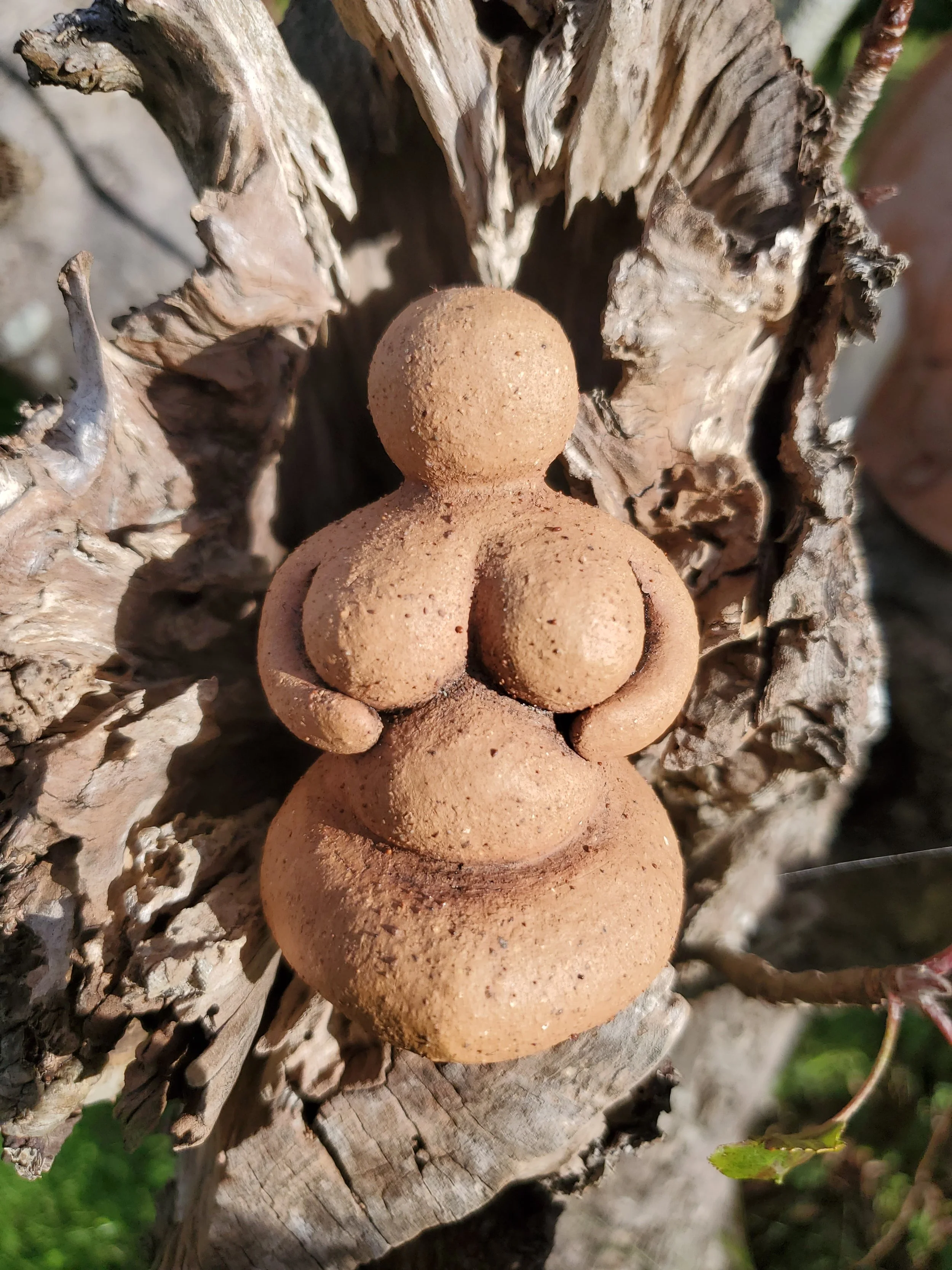 Earth Mother Seated (Buff)