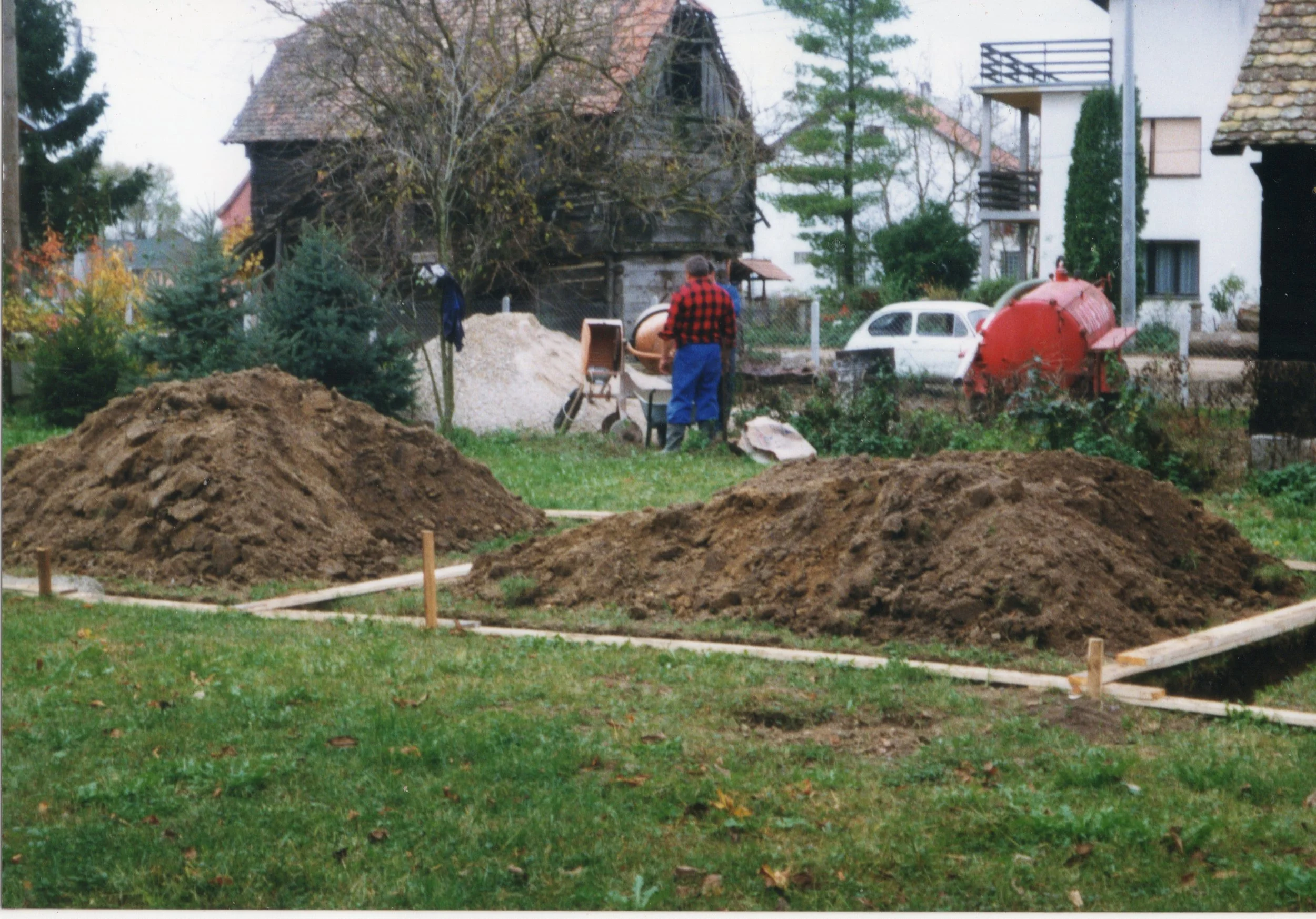 16. Kopanje temelja, 2000..jpg