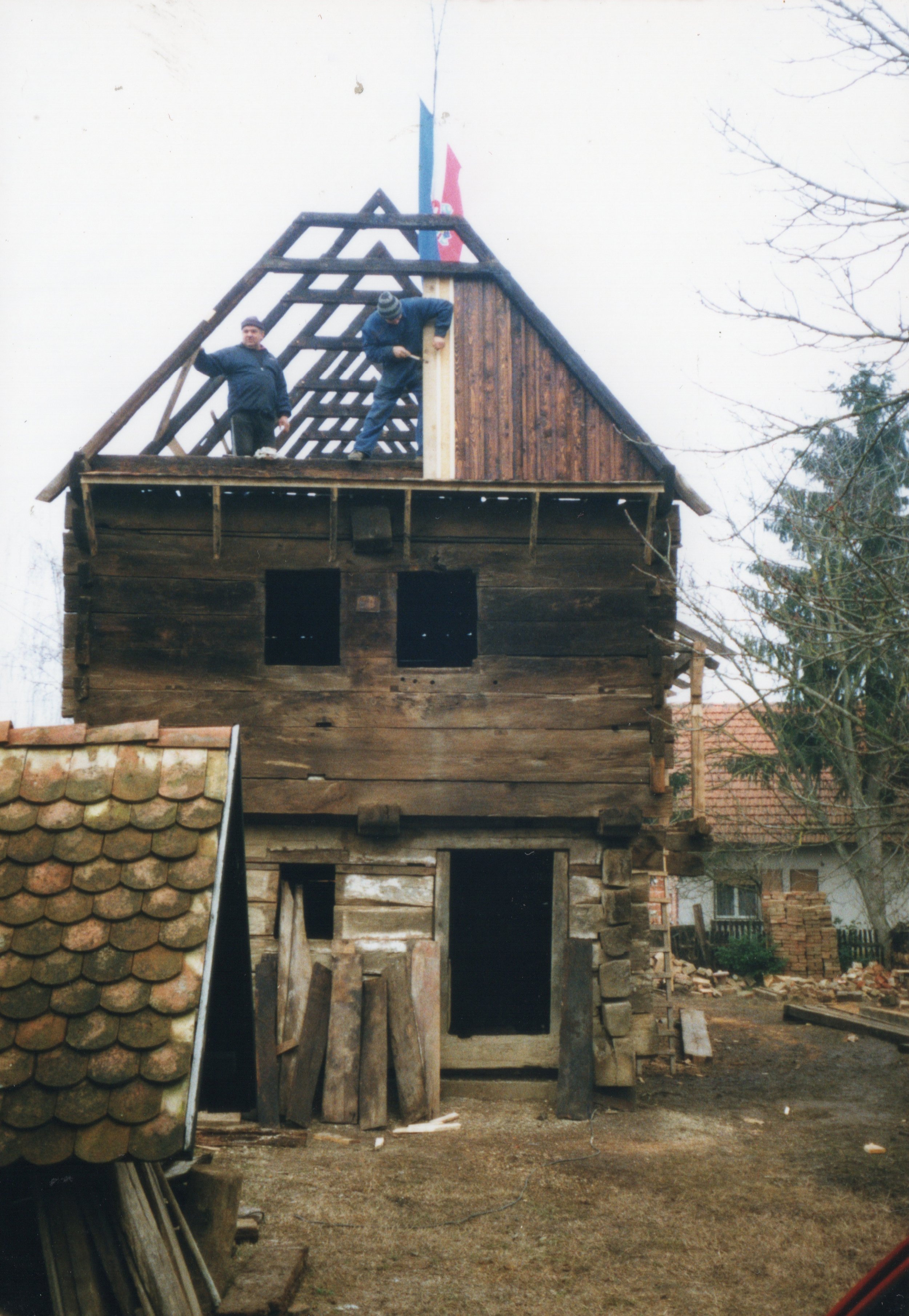 34. Krov, 2000..jpg