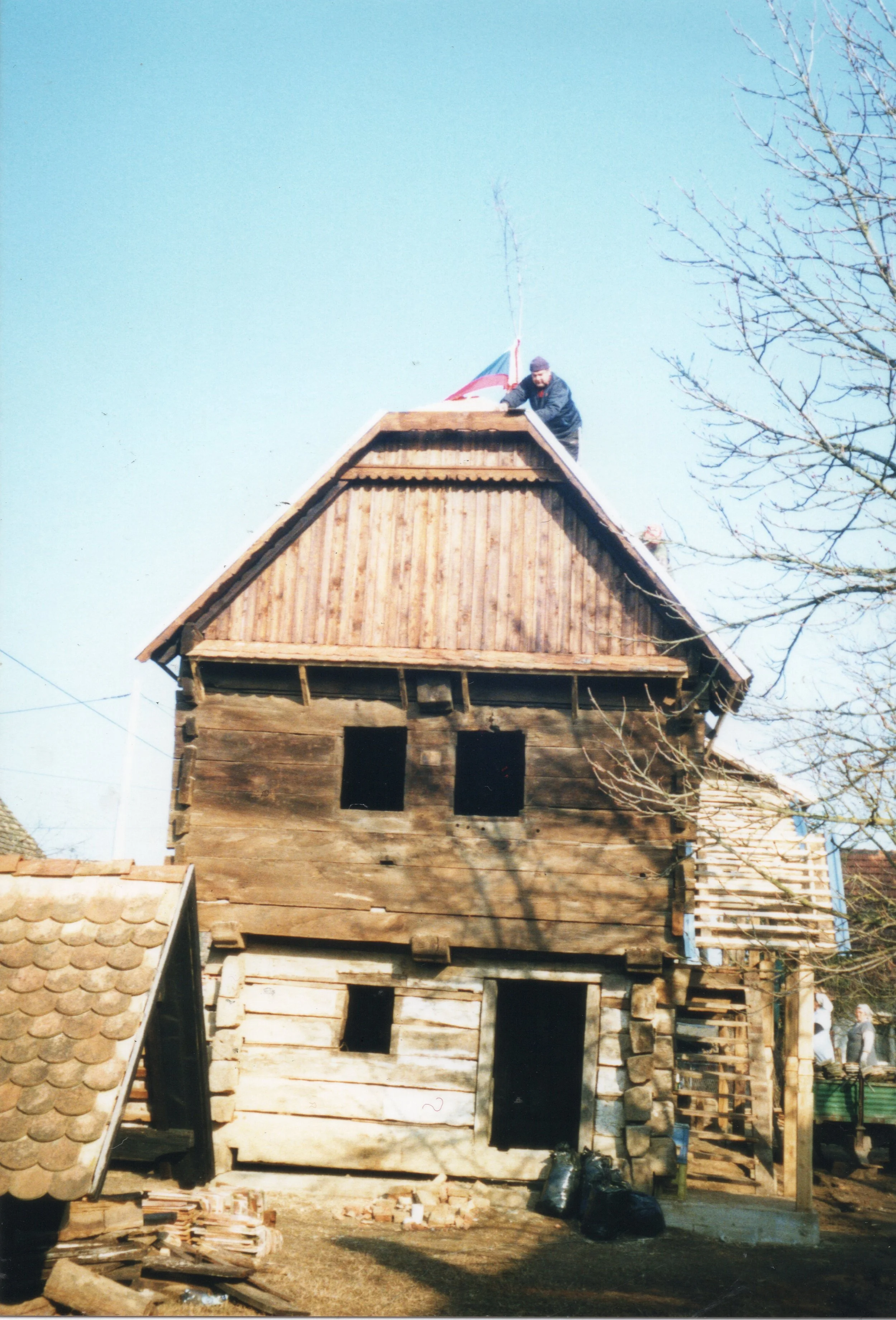 38. Krov, 2000..jpg