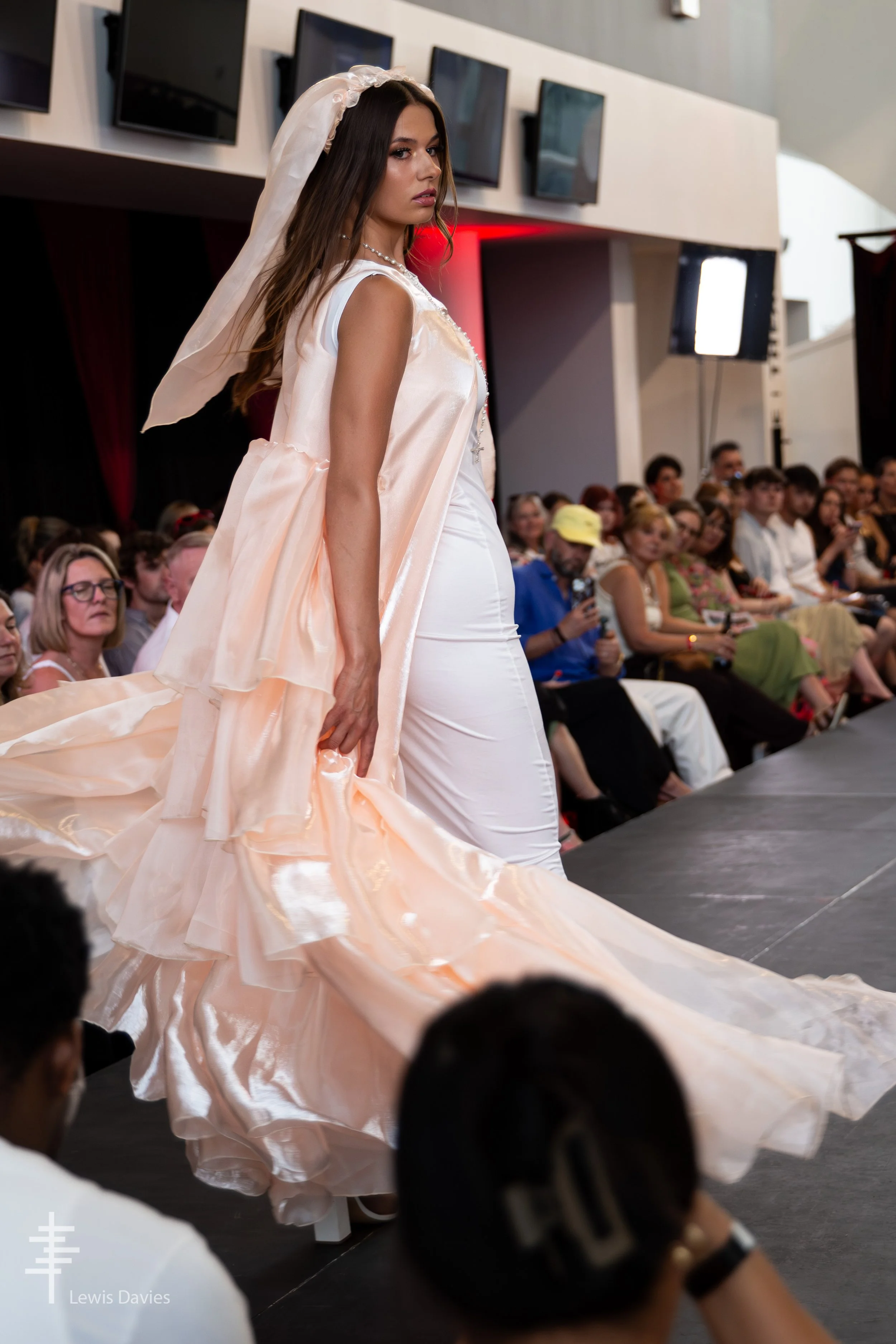 Look 3