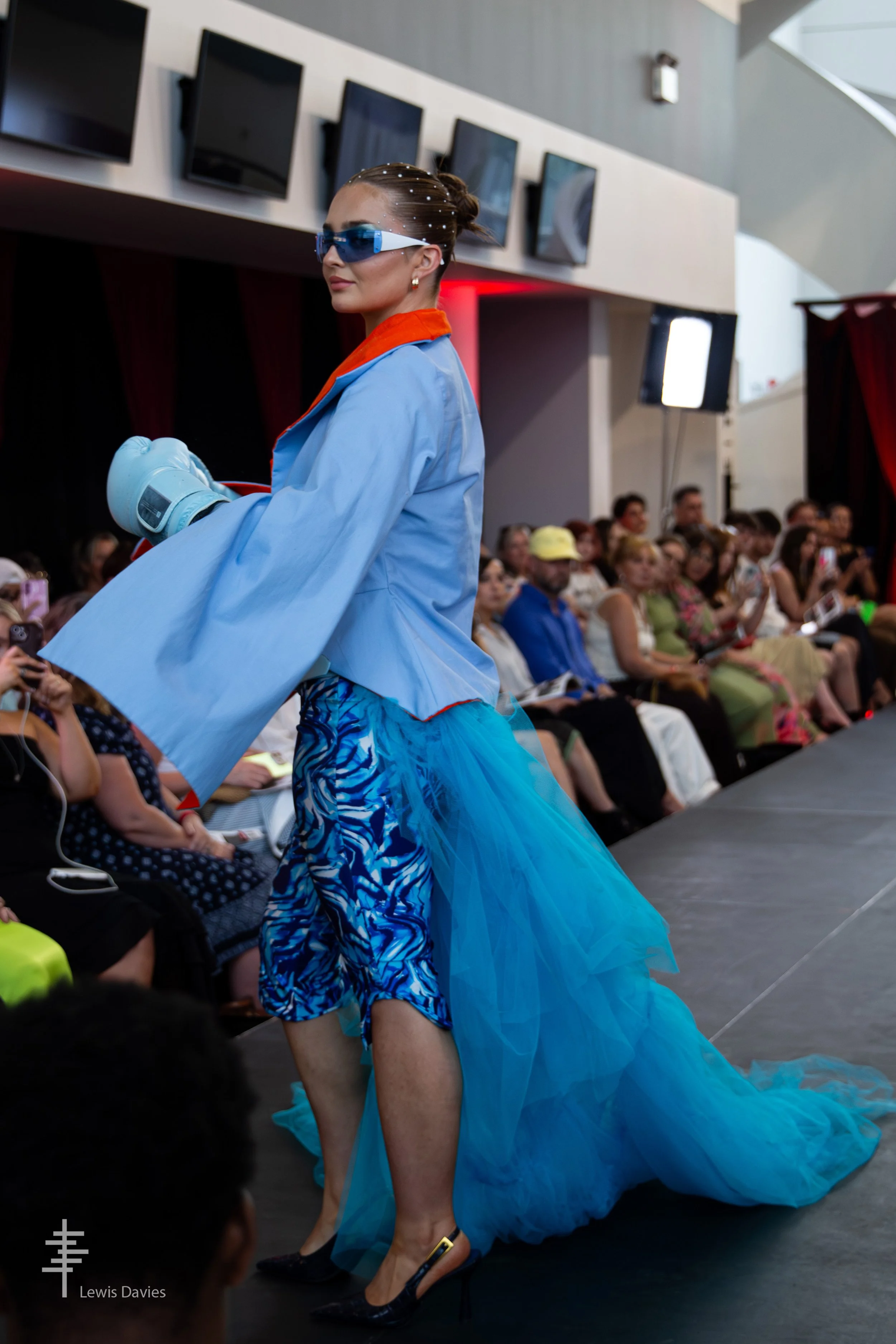 Look 2