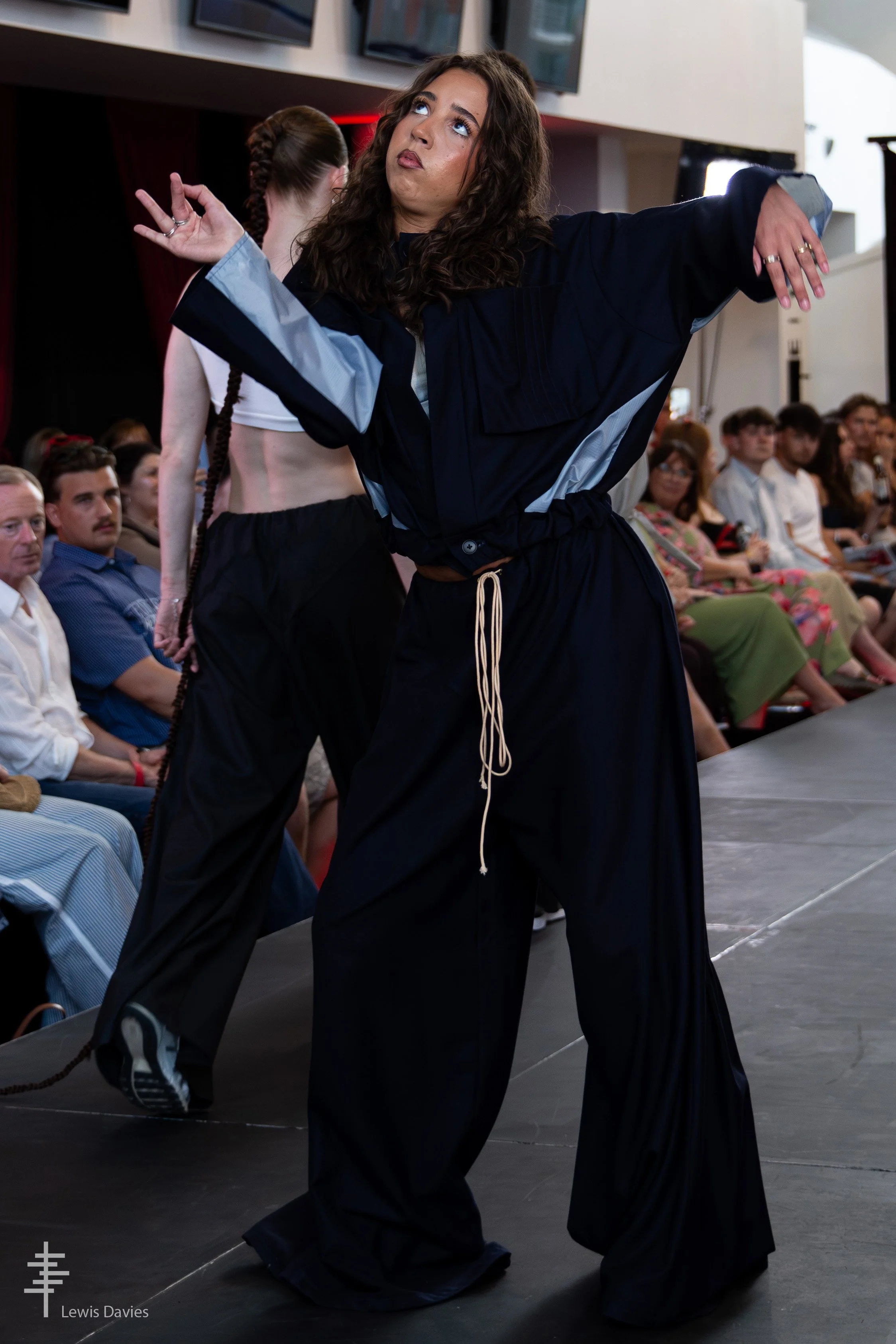 Look 3