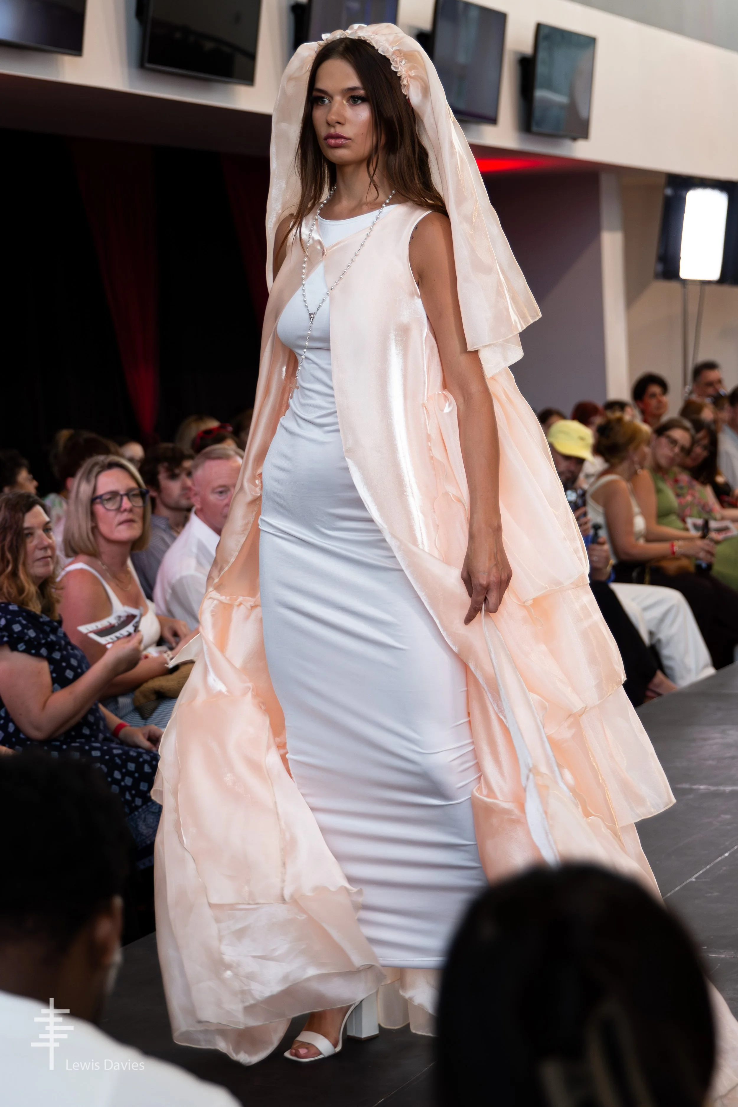 Look 3