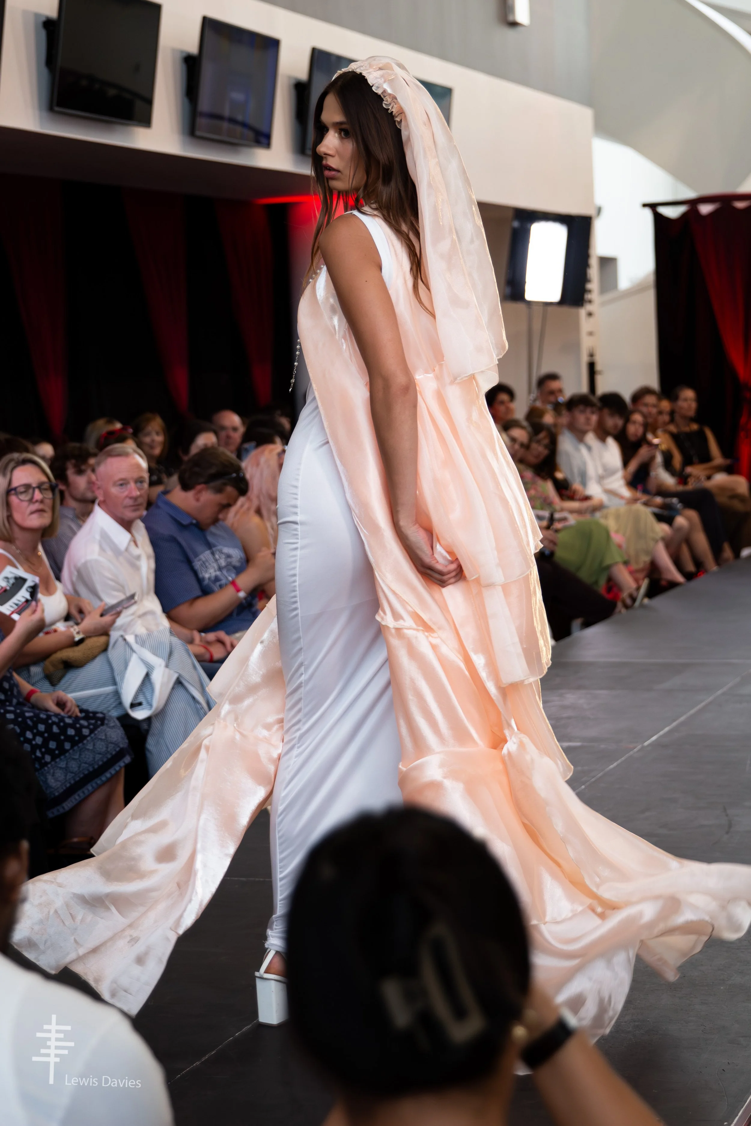 Look 3