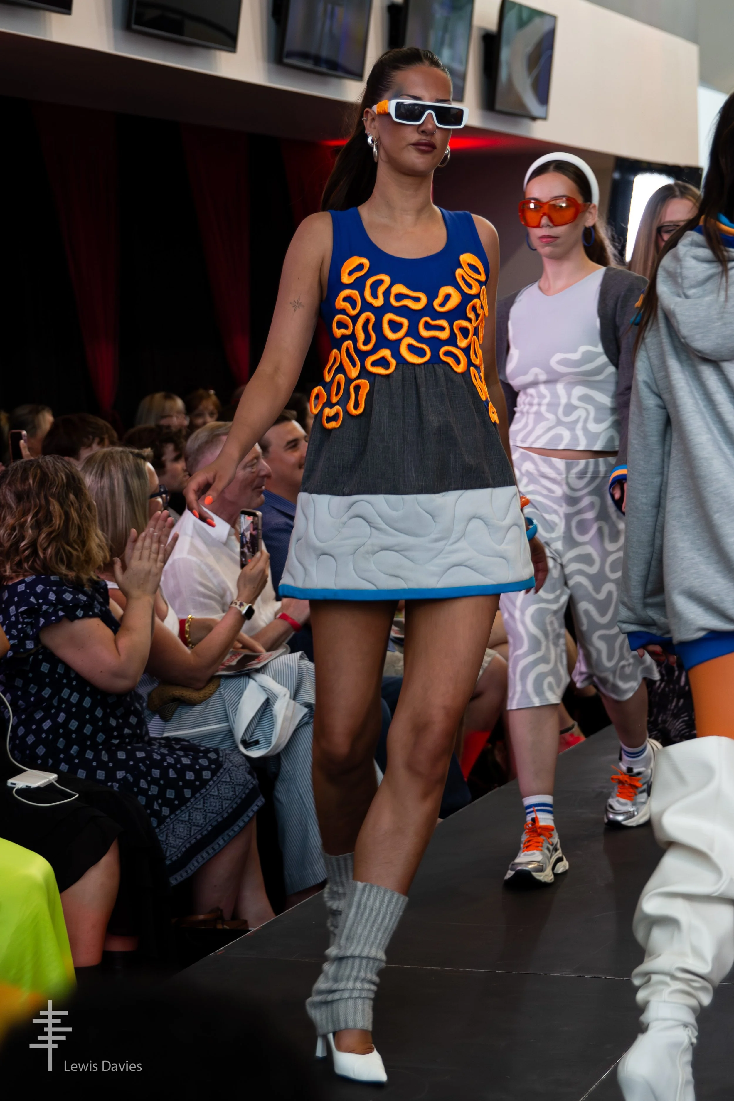 Look 2
