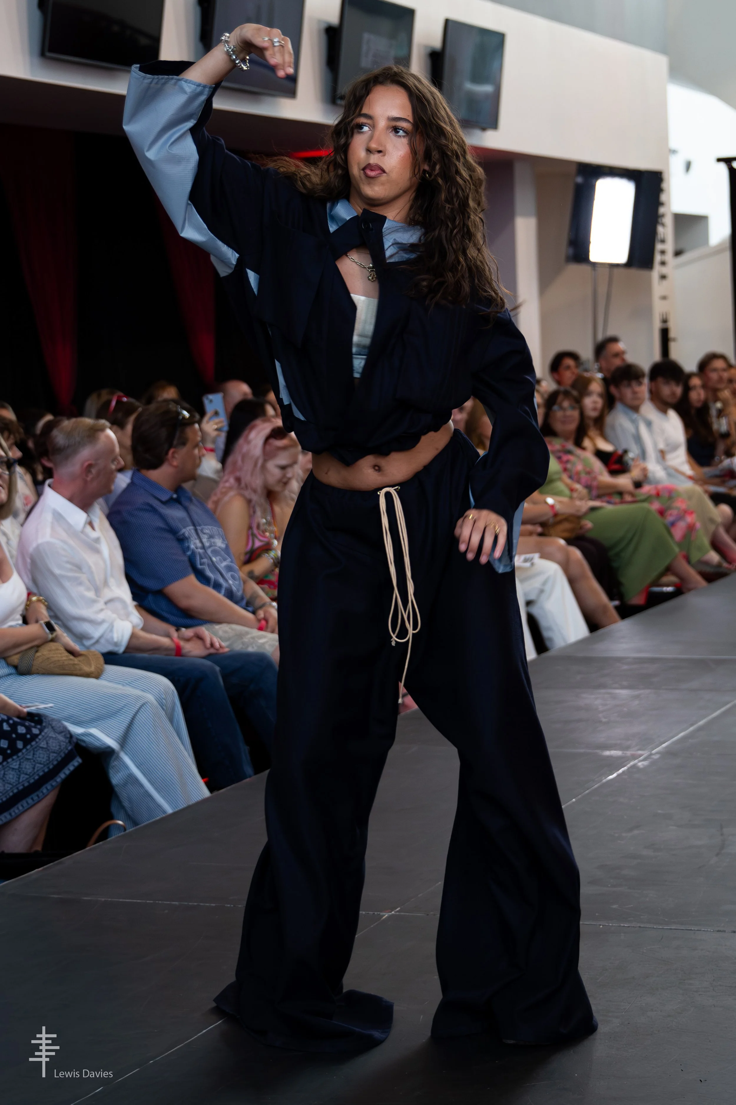 Look 3