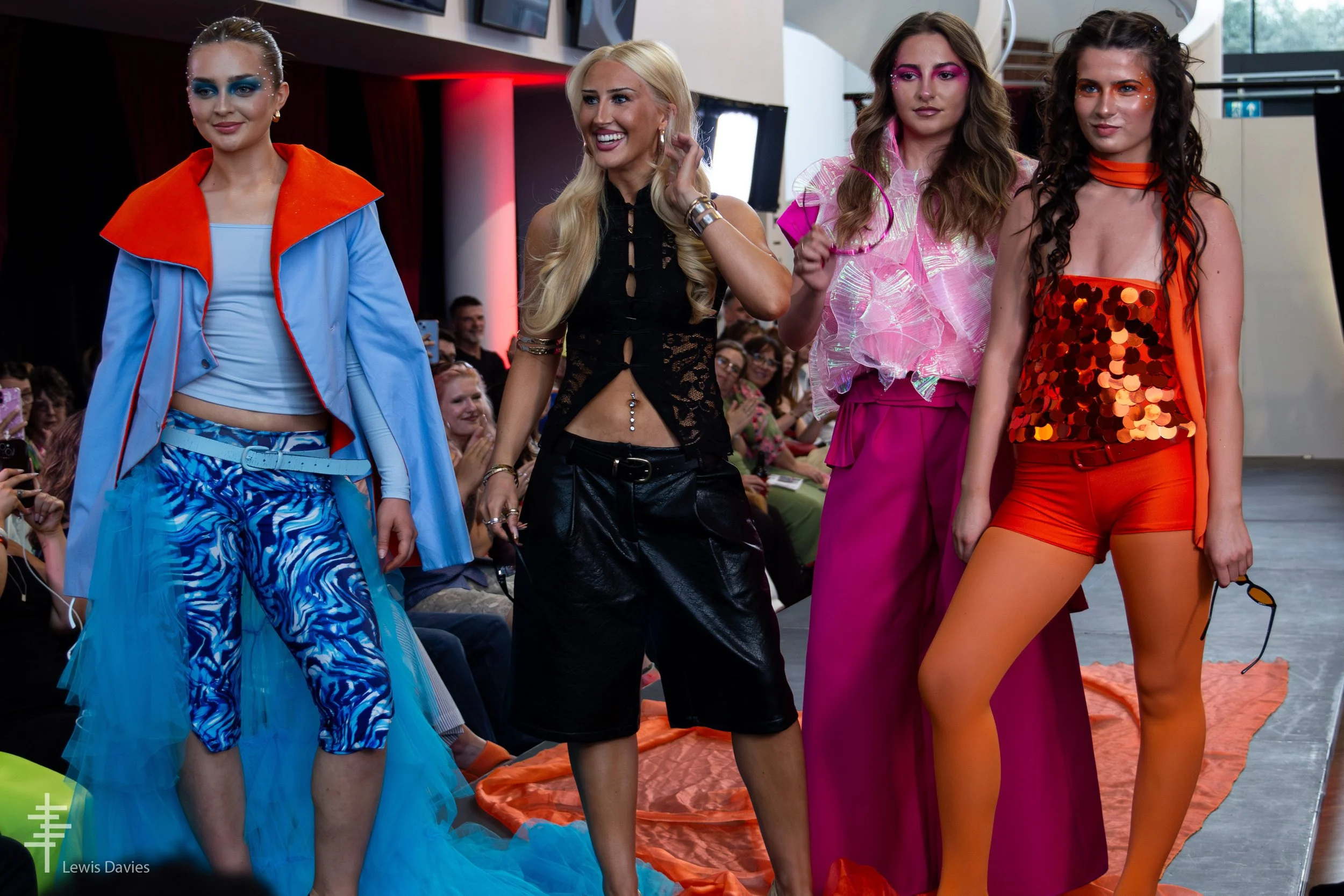 Look 1 / Look 2 / Look 3 / Designer 