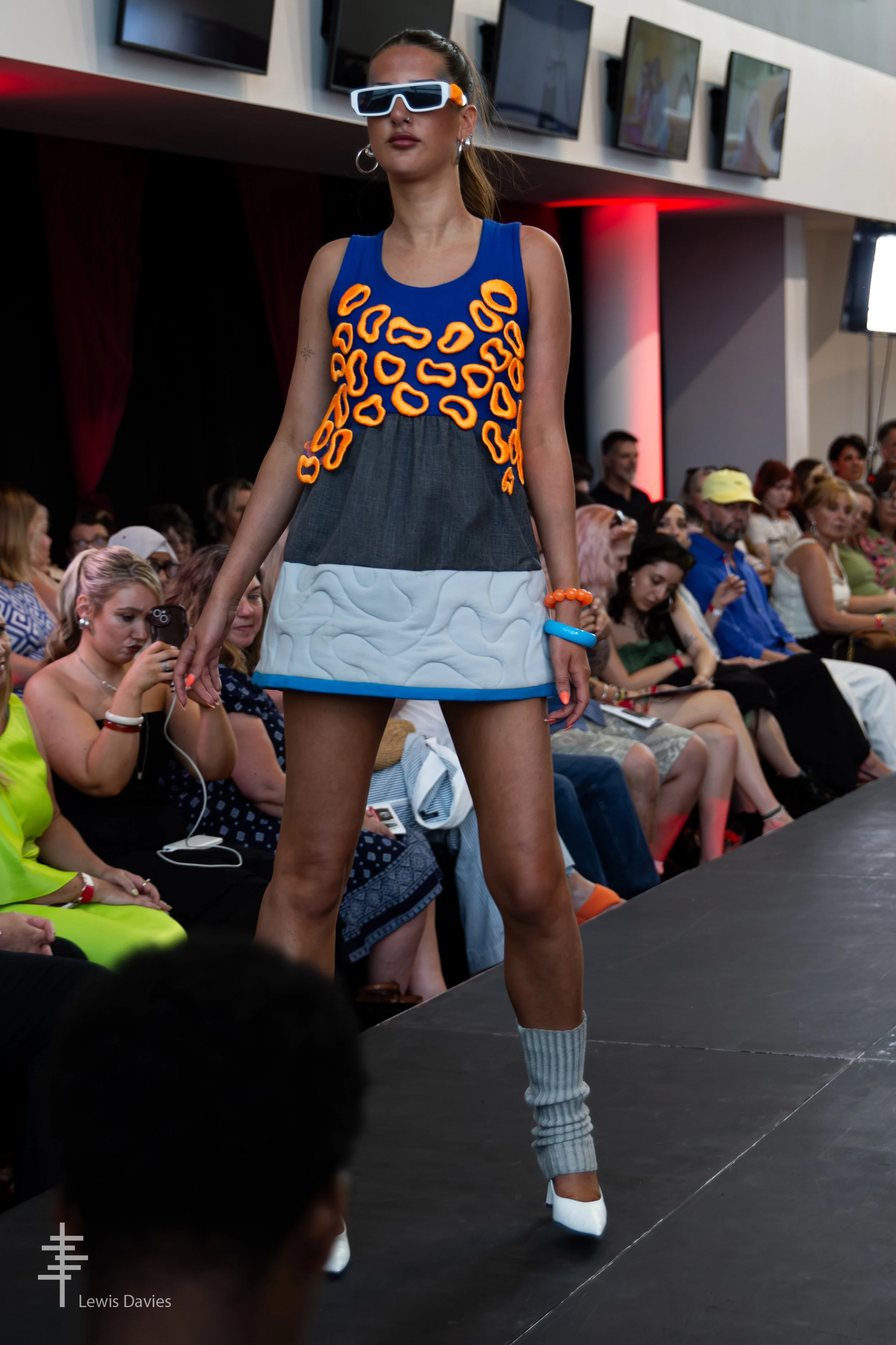 Look 2