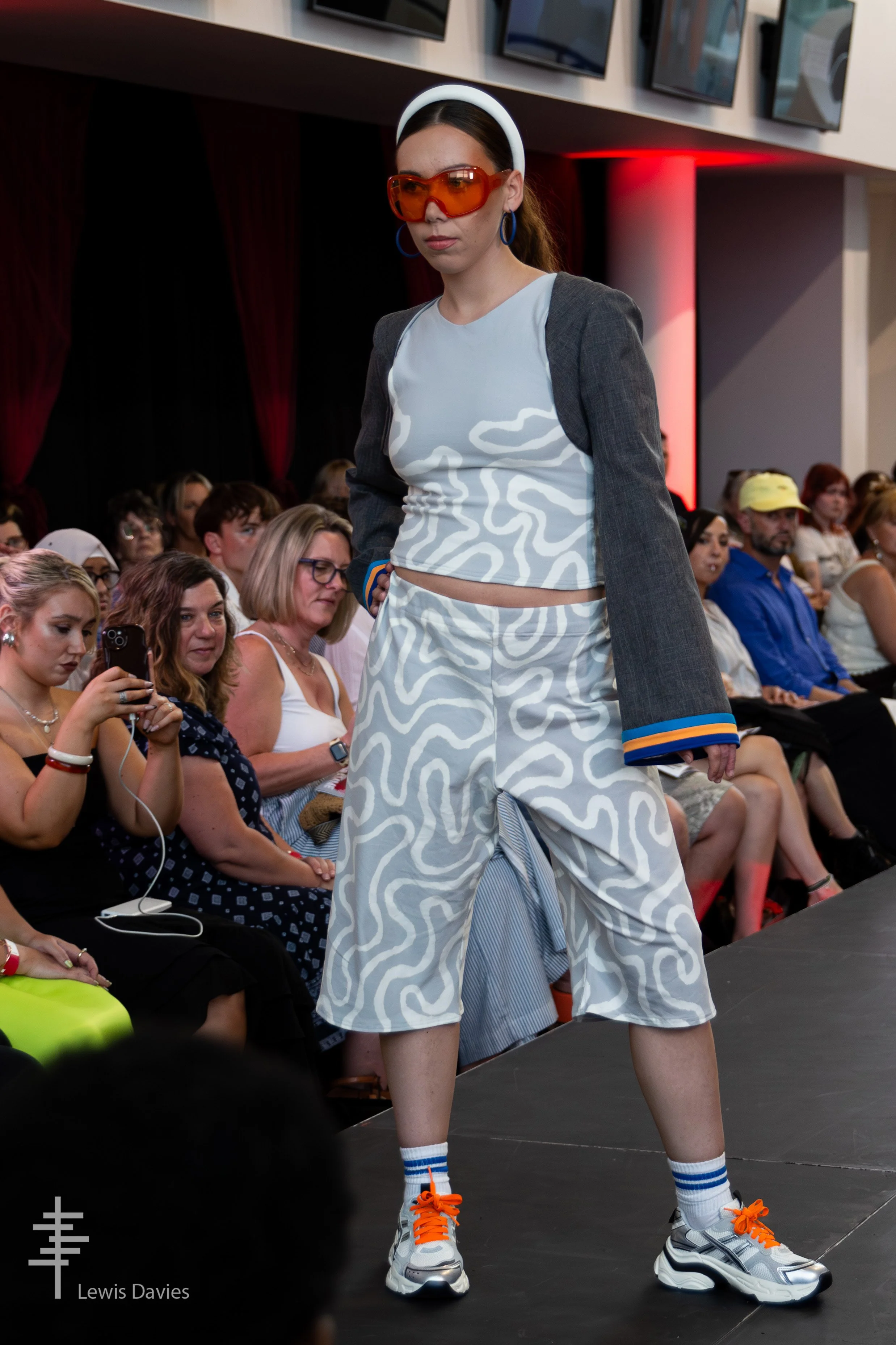 Look 3