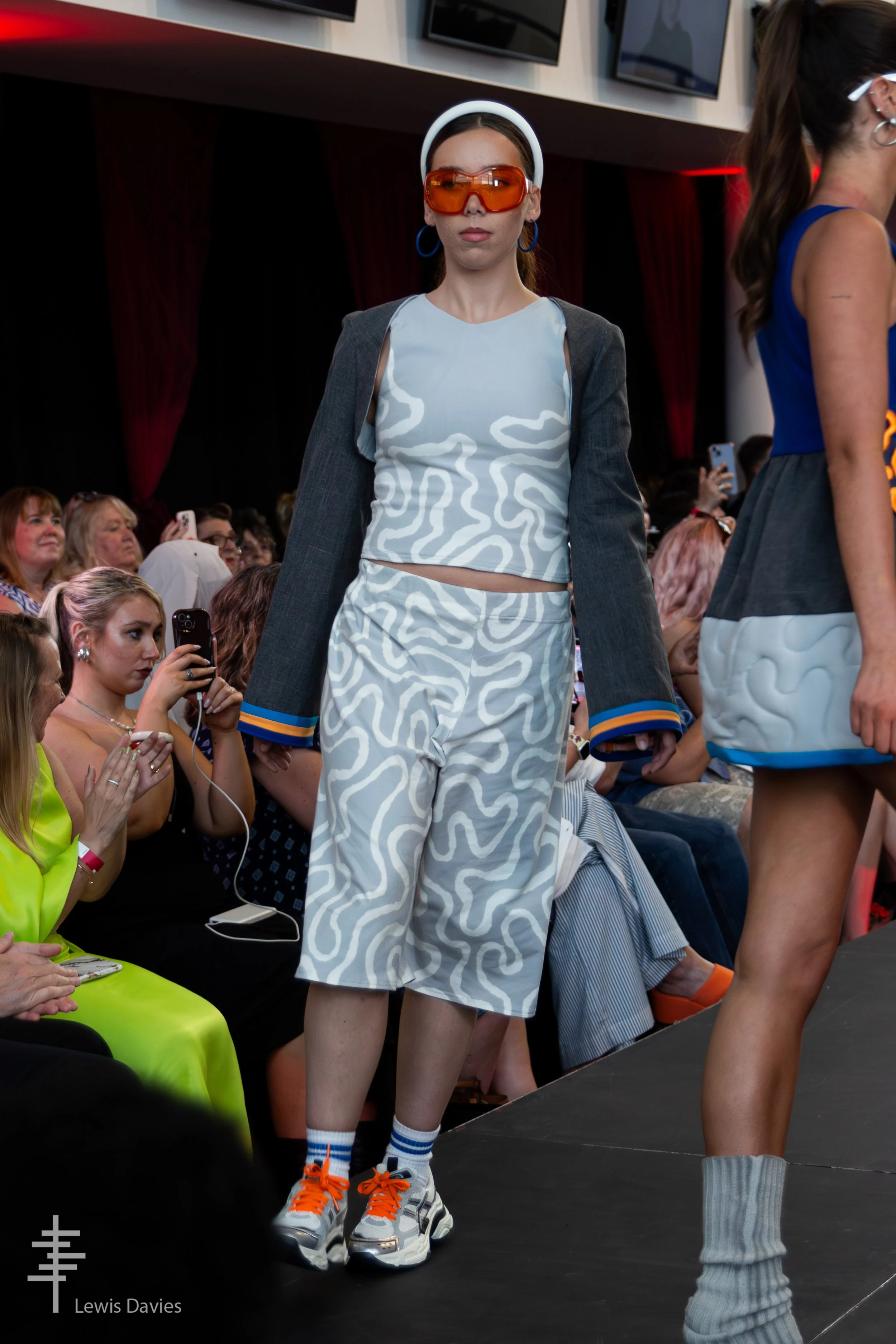 Look 3