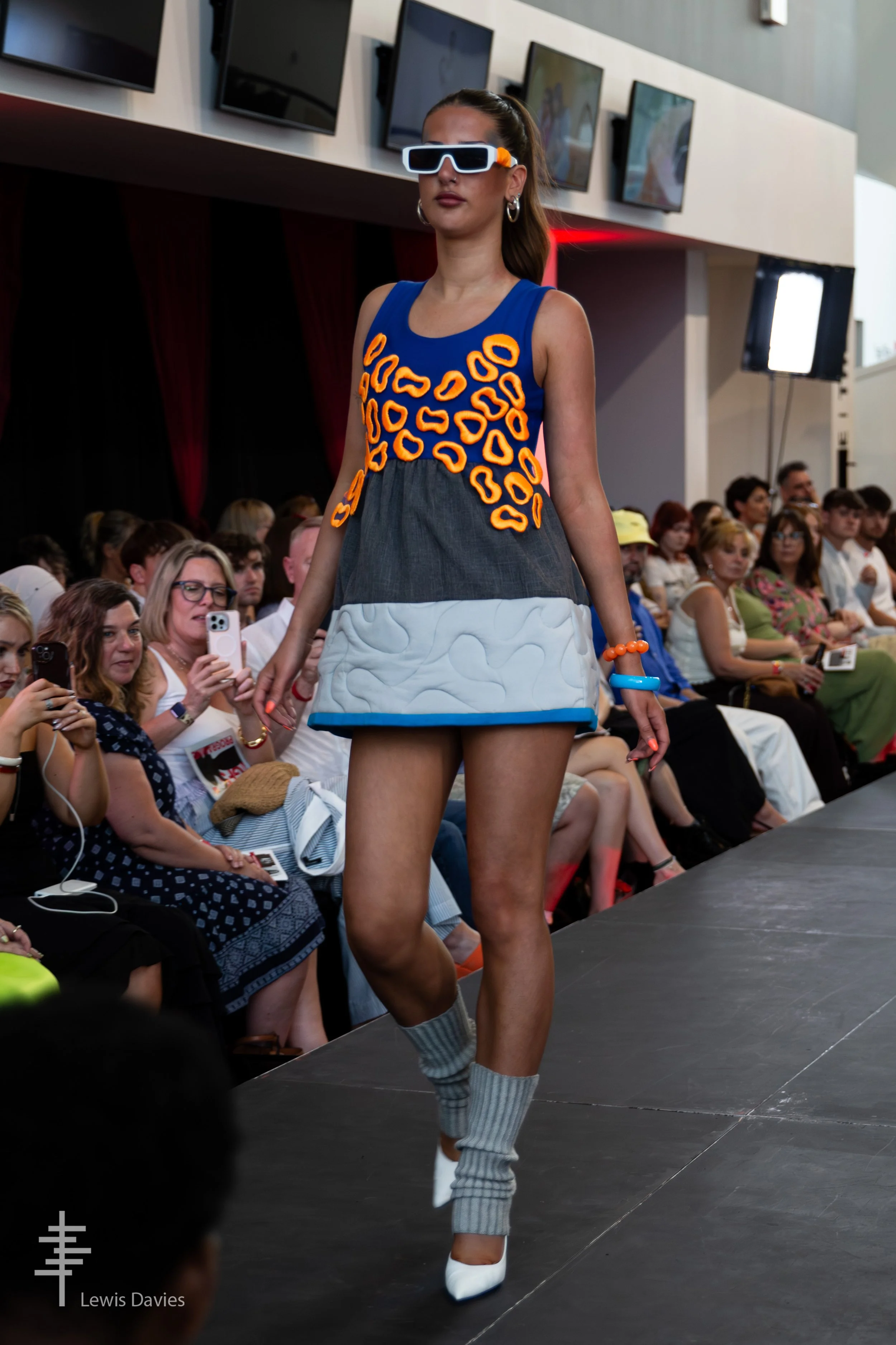 Look 2