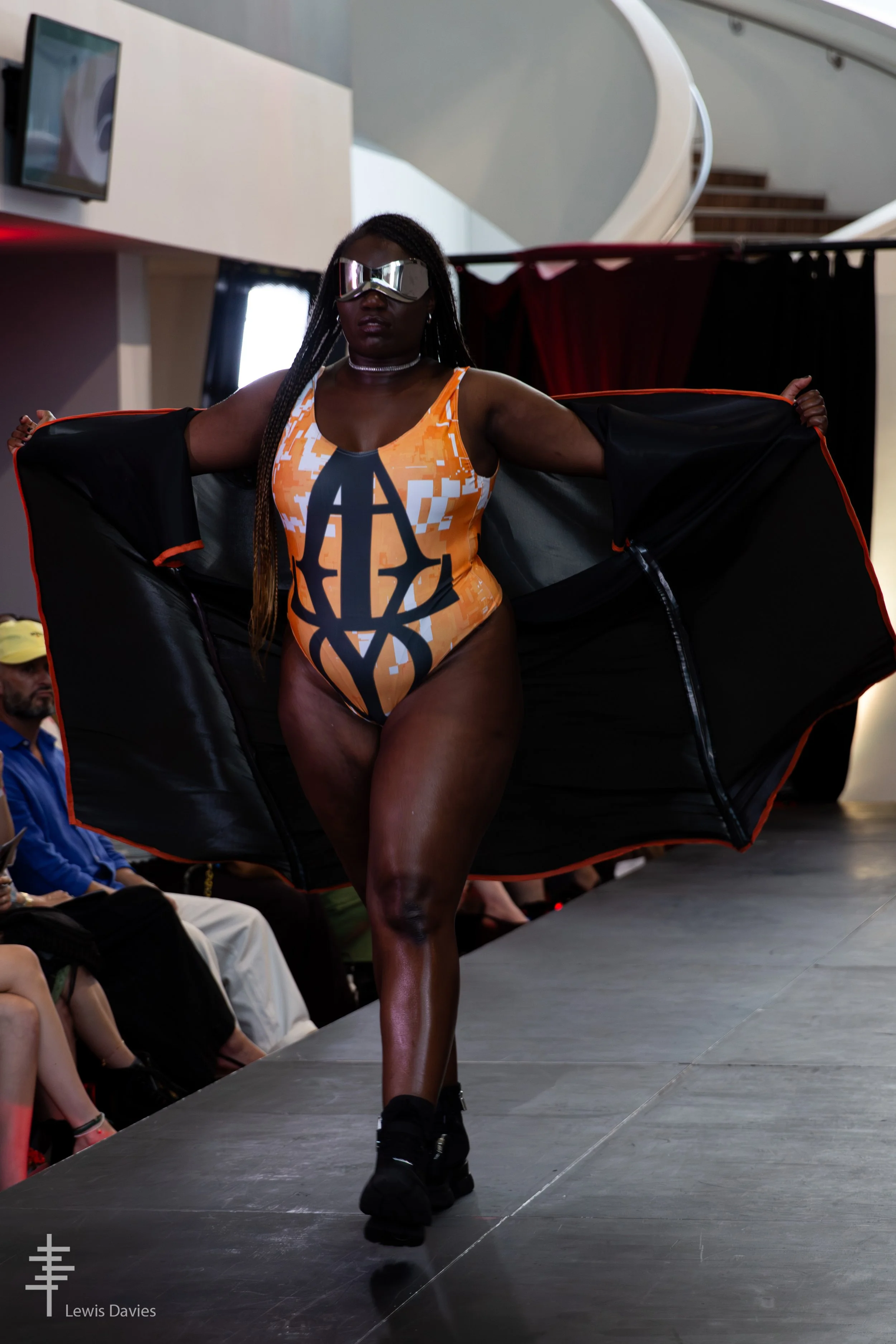 Look 3