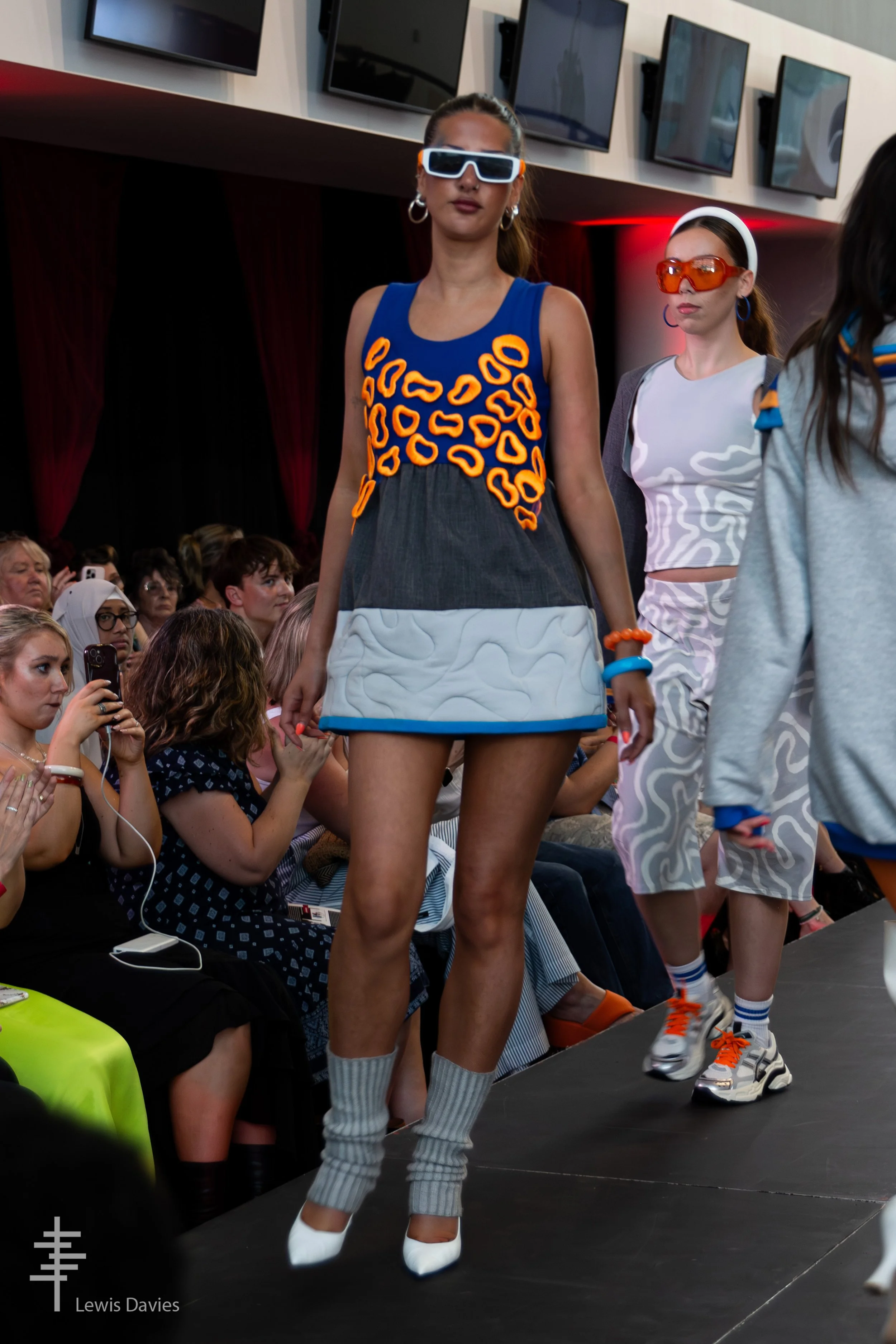 Look 2