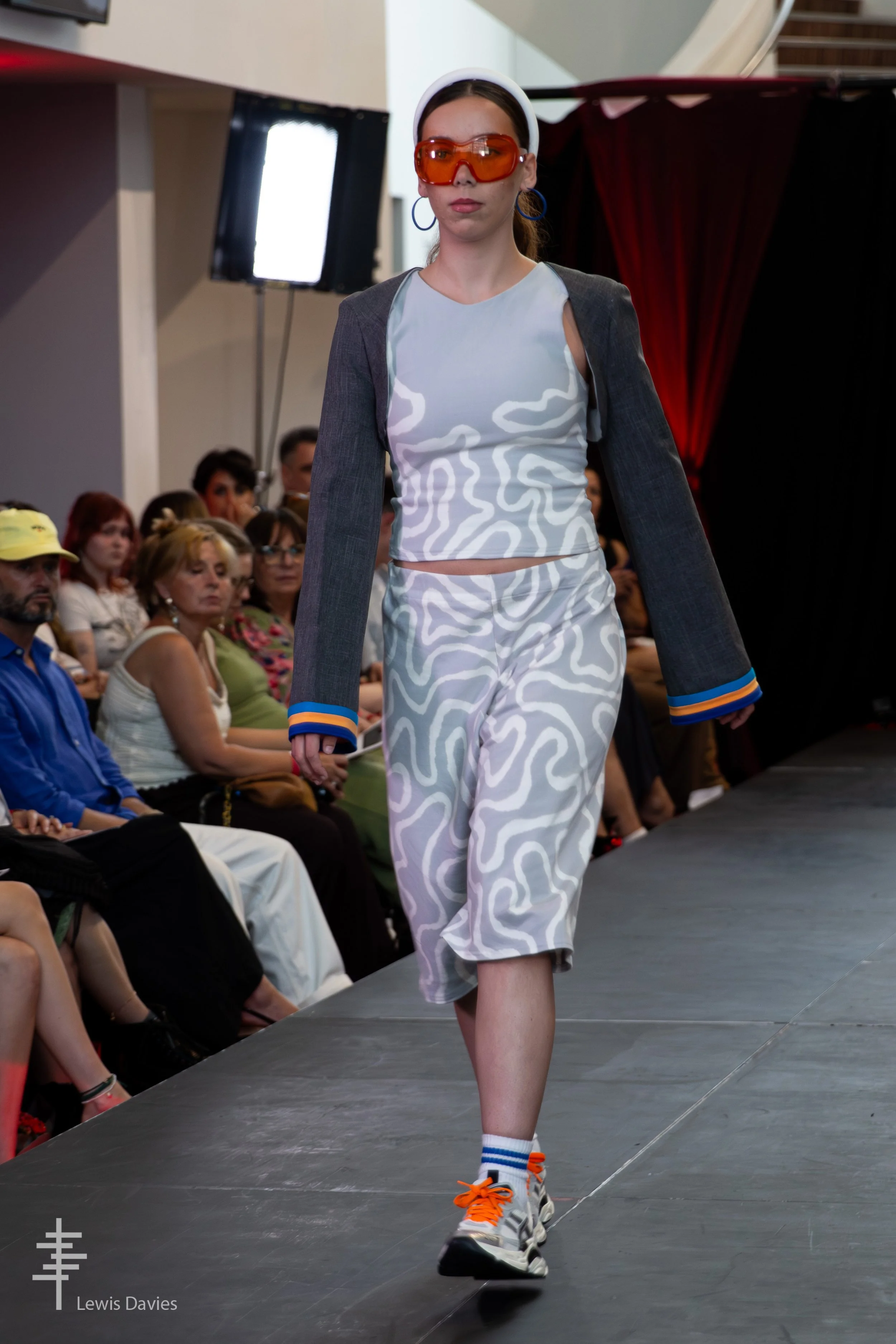 Look 3