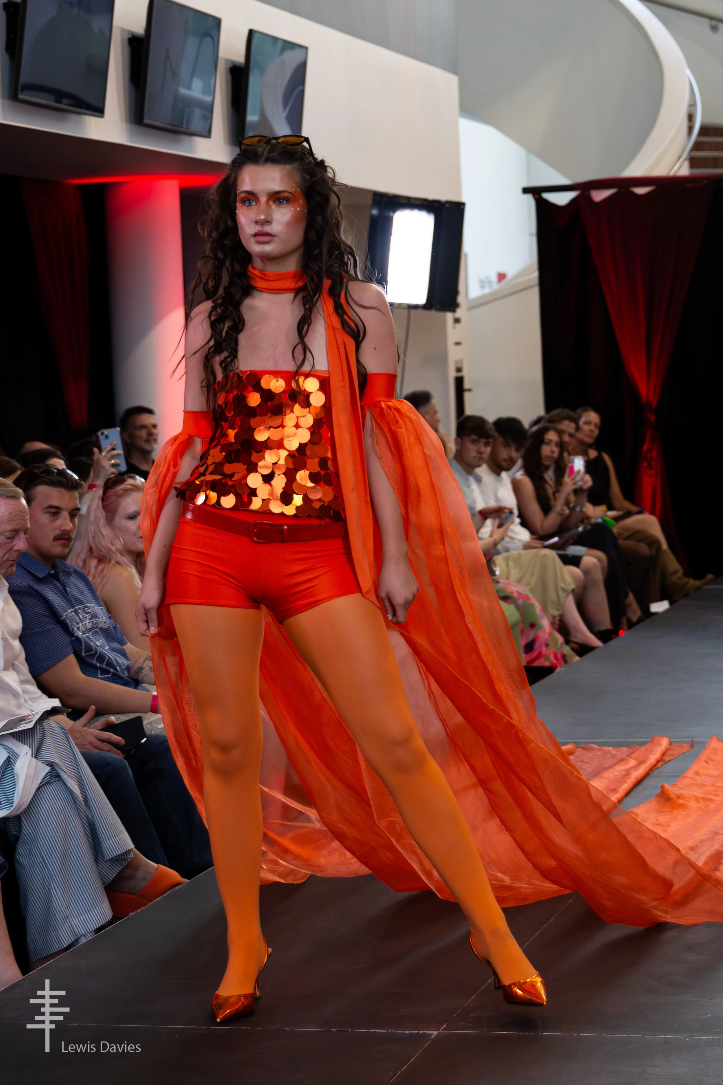 Look 3