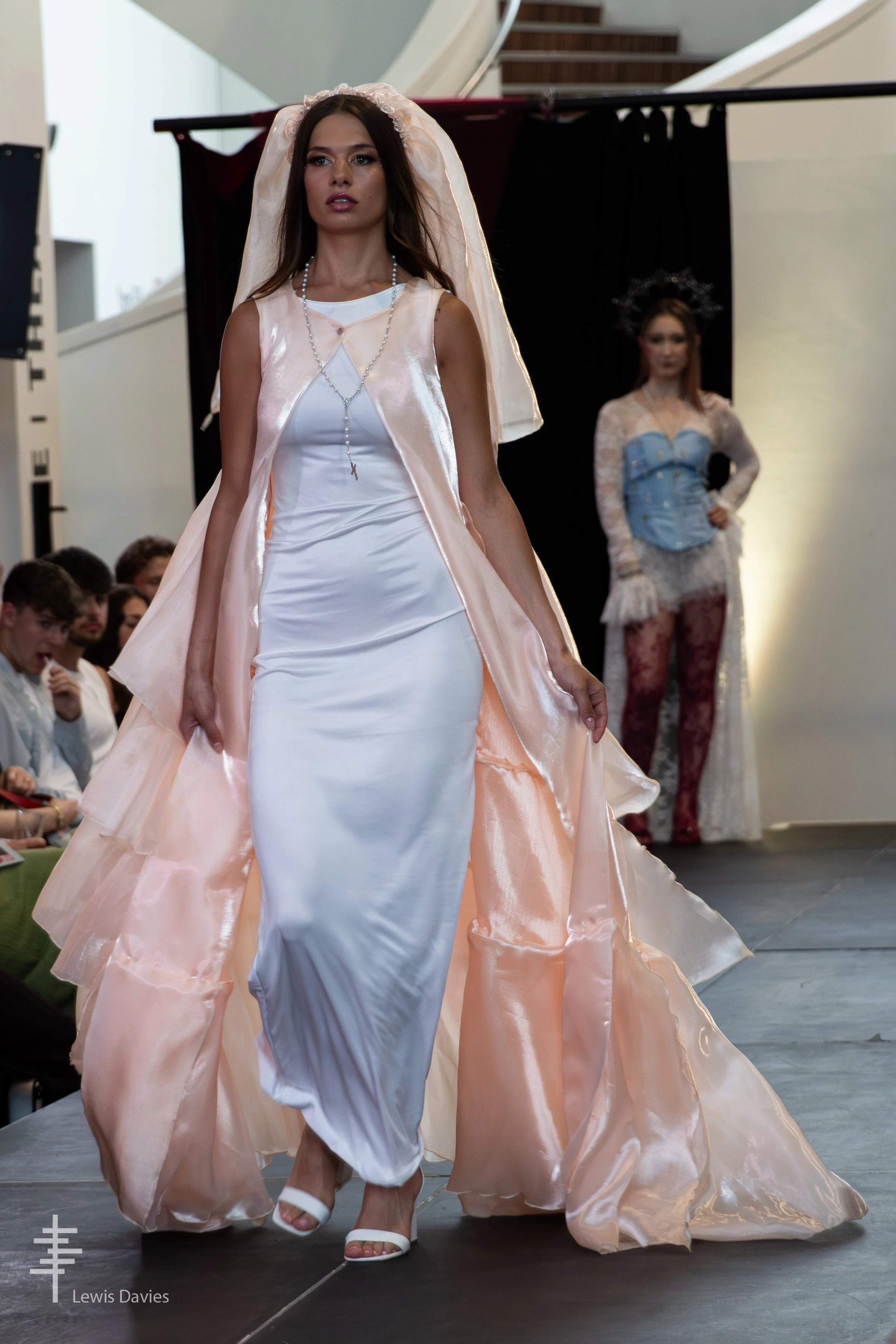 Look 3