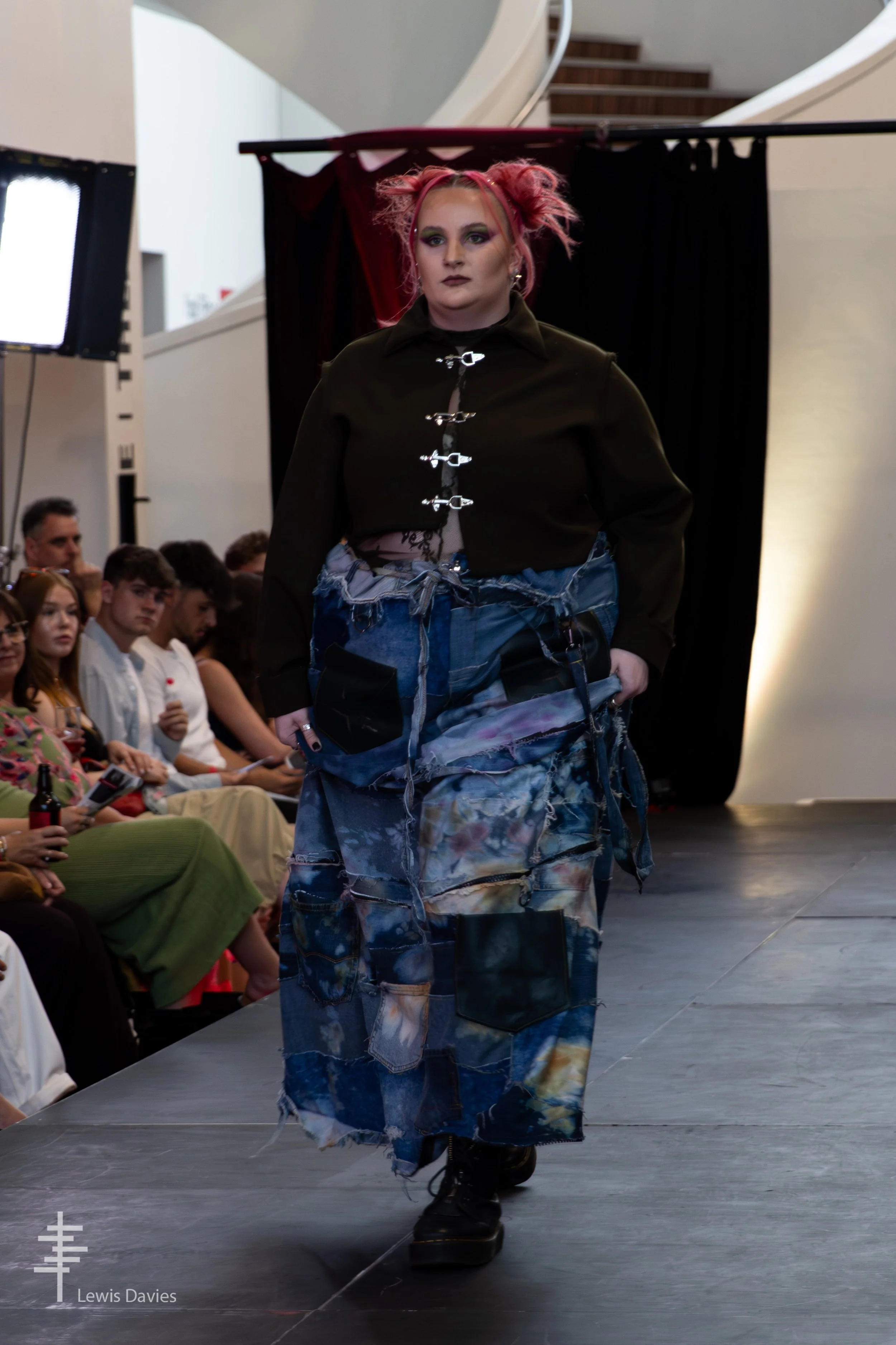 Look 1 