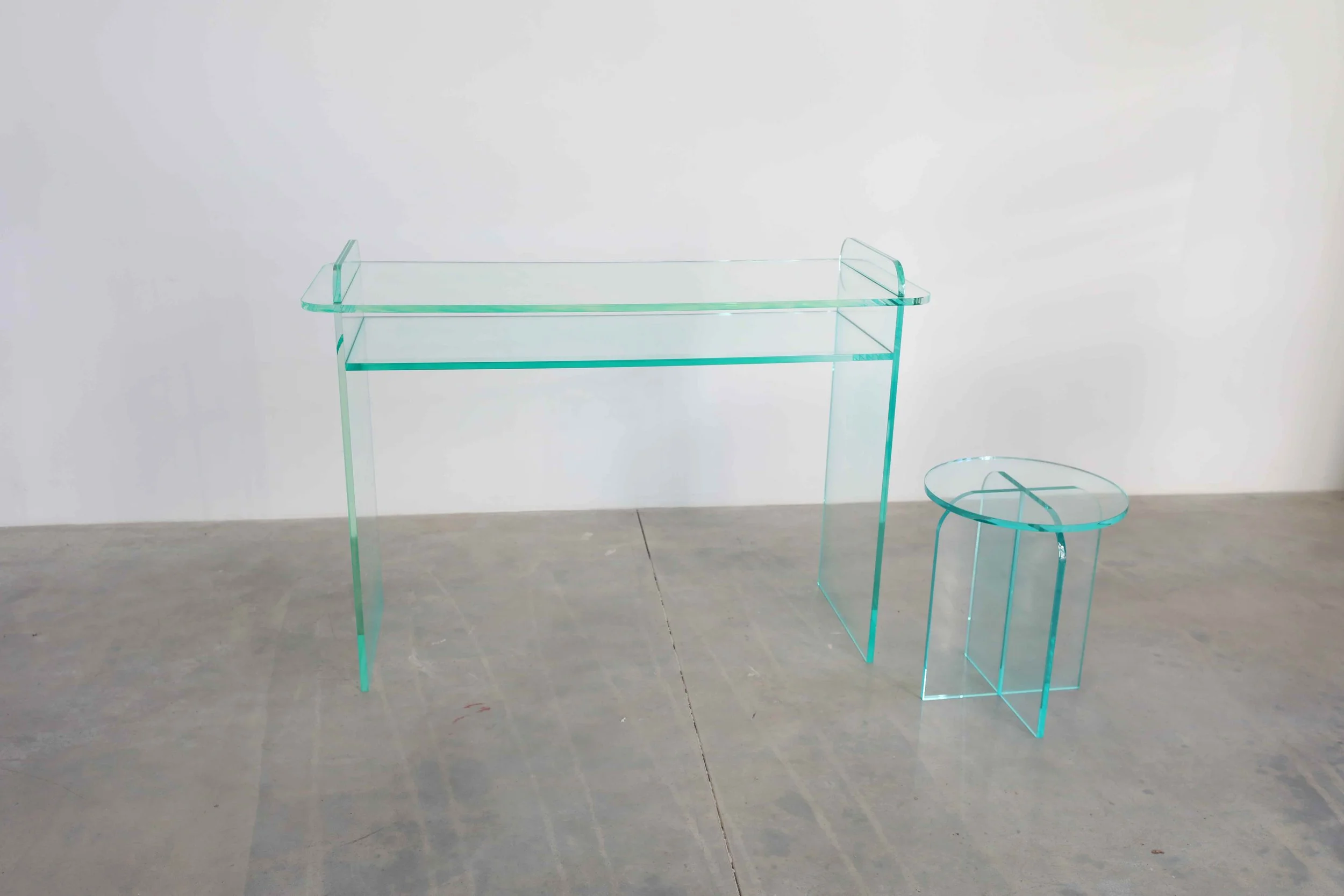 Two-tier acrylic glass console - with side table