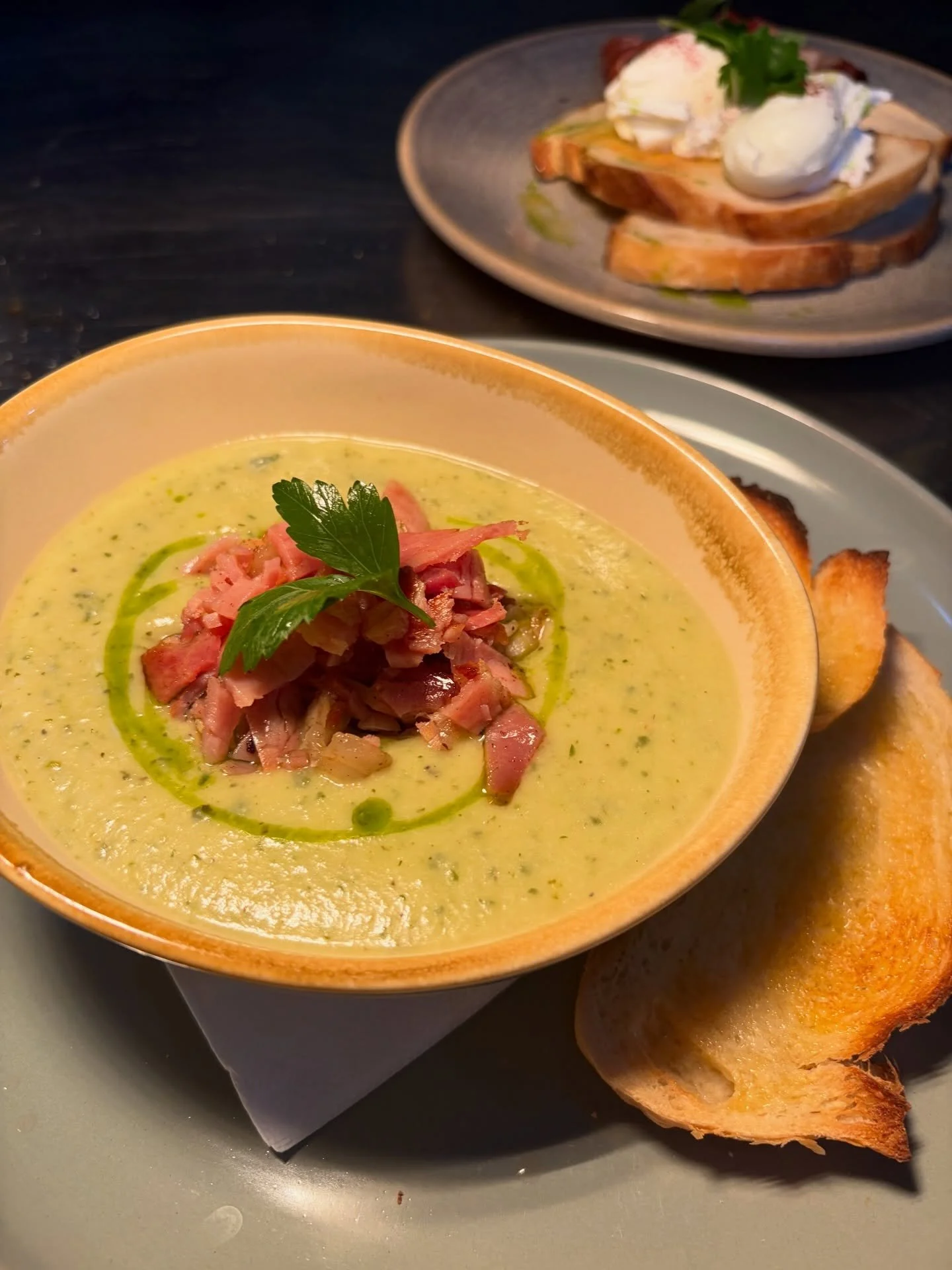 Roaring fire, vintage woollen blankets, hot cuppa and a bowl of hearty soup. The simple pleasures on a cold wintery day.

Gather, graze, and stay a little longer at Cello 🍋