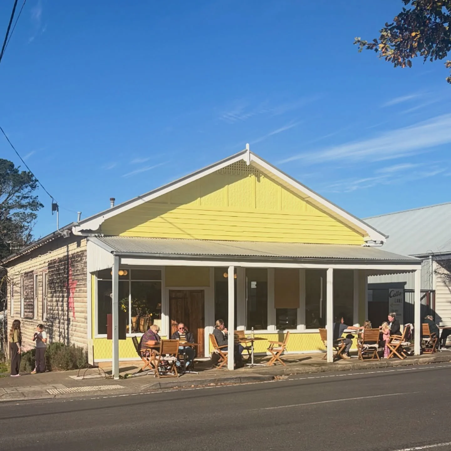 From frosty mornings to clear blue skies. Come enjoy some winter sun, a hot cuppa and heart meal

Open from 8am - 115 Main Road, Hepburn Springs