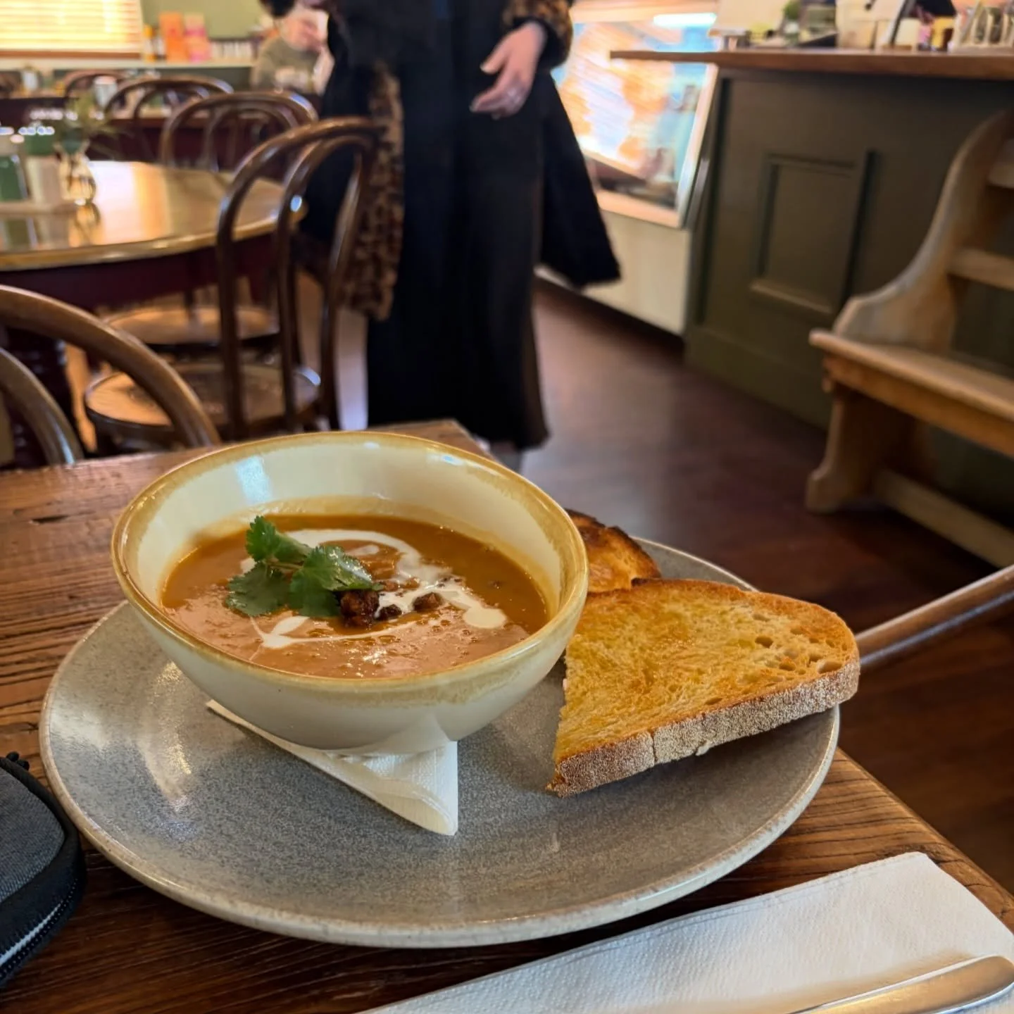 Slow down, warm up, and settle in with our Moroccan sweet potato &amp; chickpea soup

Cello 🍋