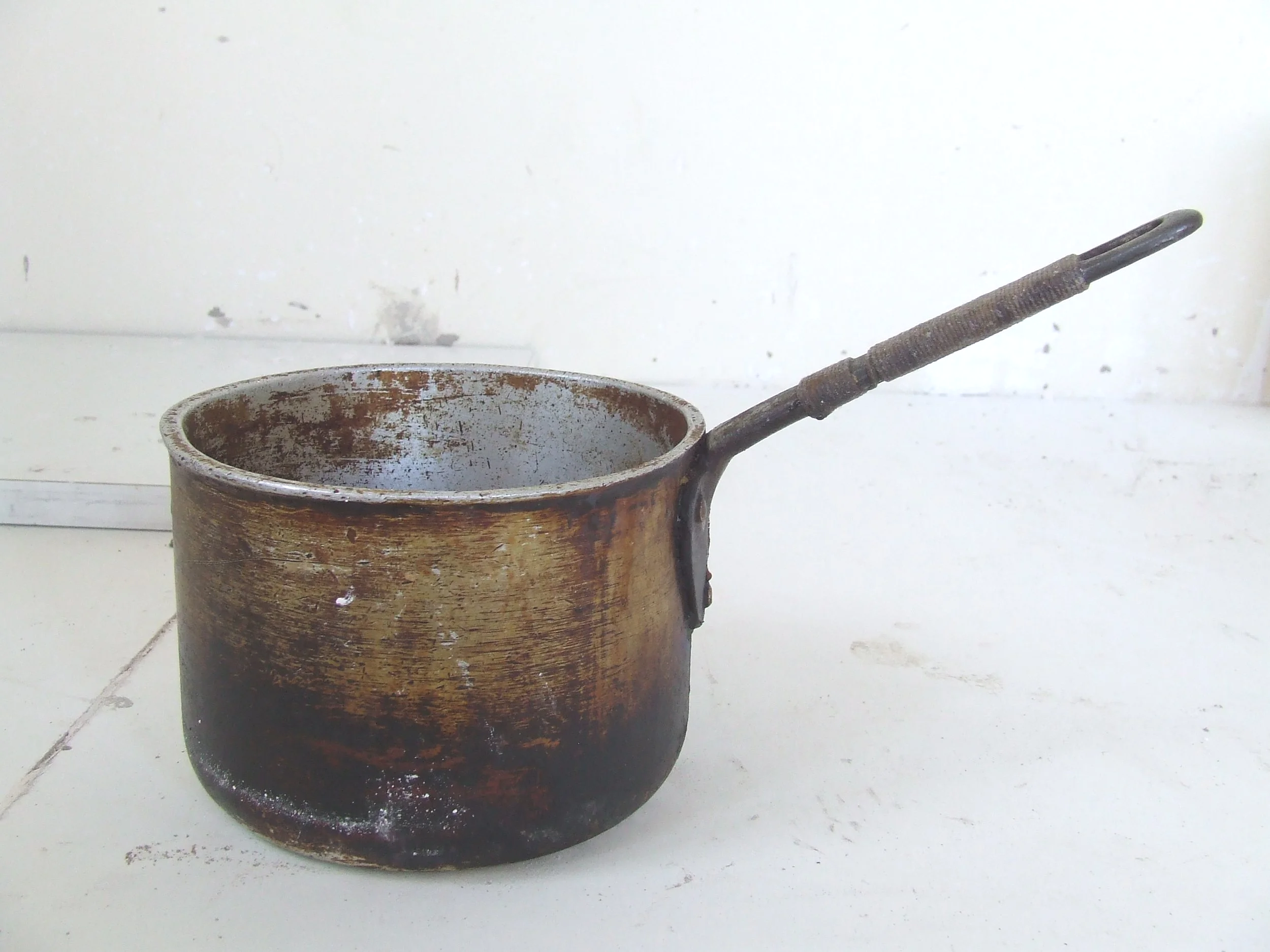 saucepan+from+side.png