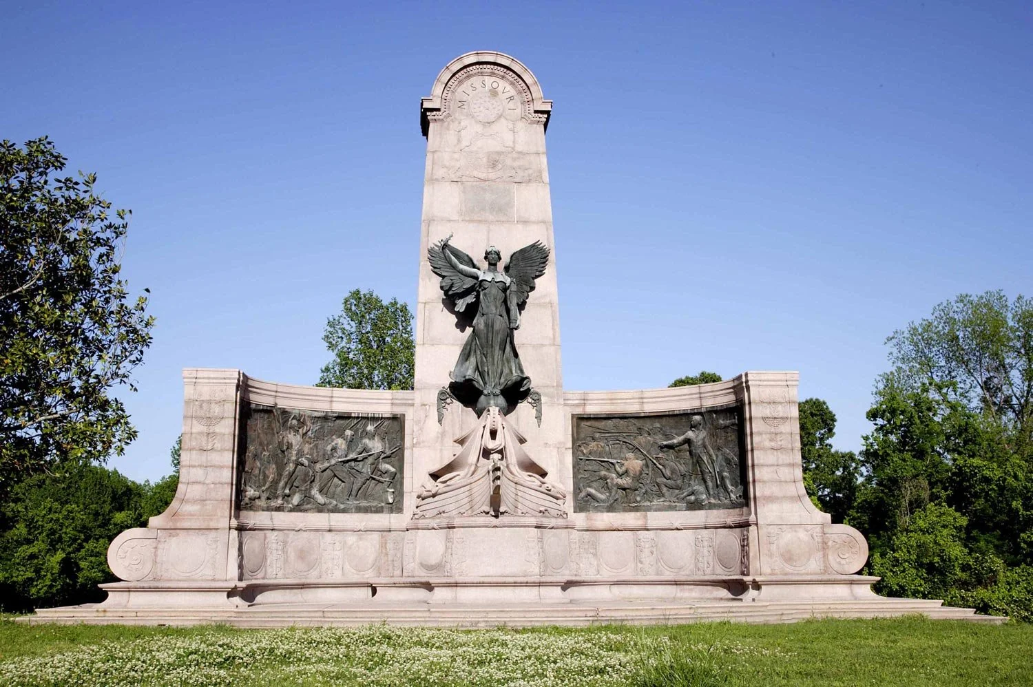 Missouri Memorial before restoration.