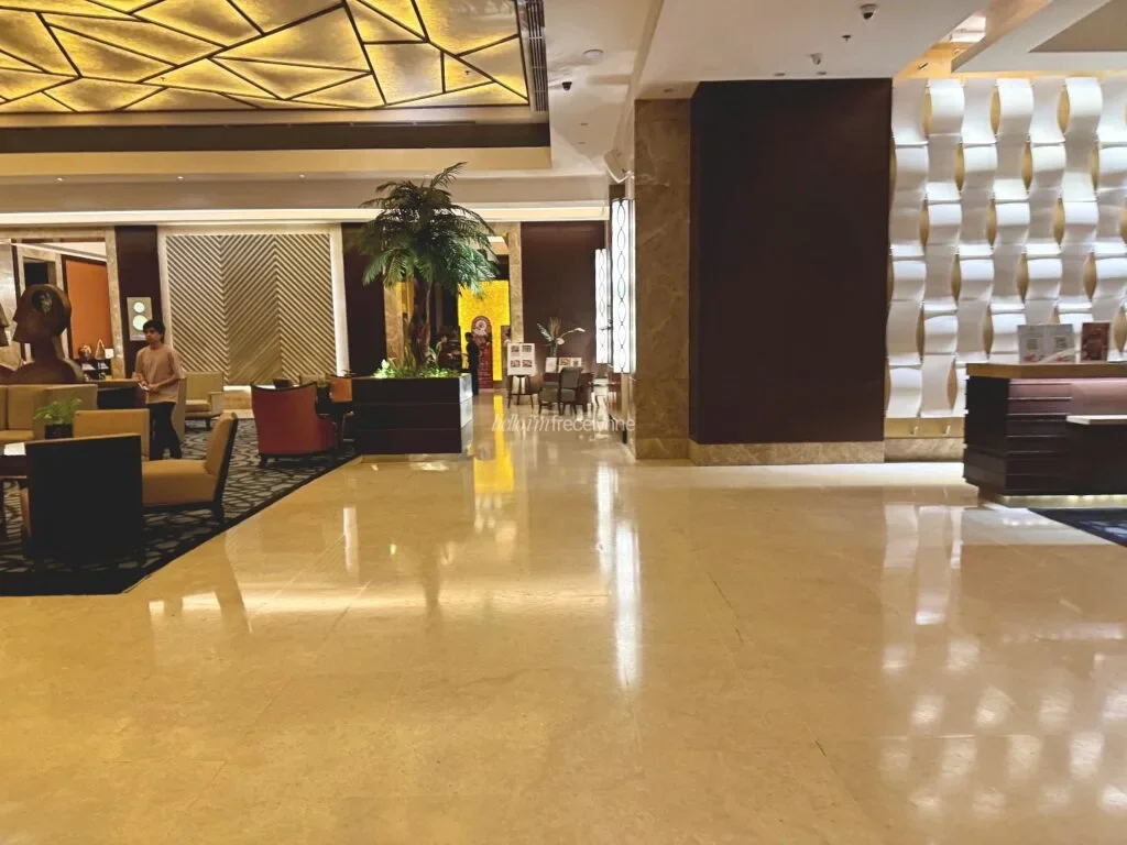 Crimson-Hotel-Alabang_082_helloimfrecelynne-1024x768.jpg.webp