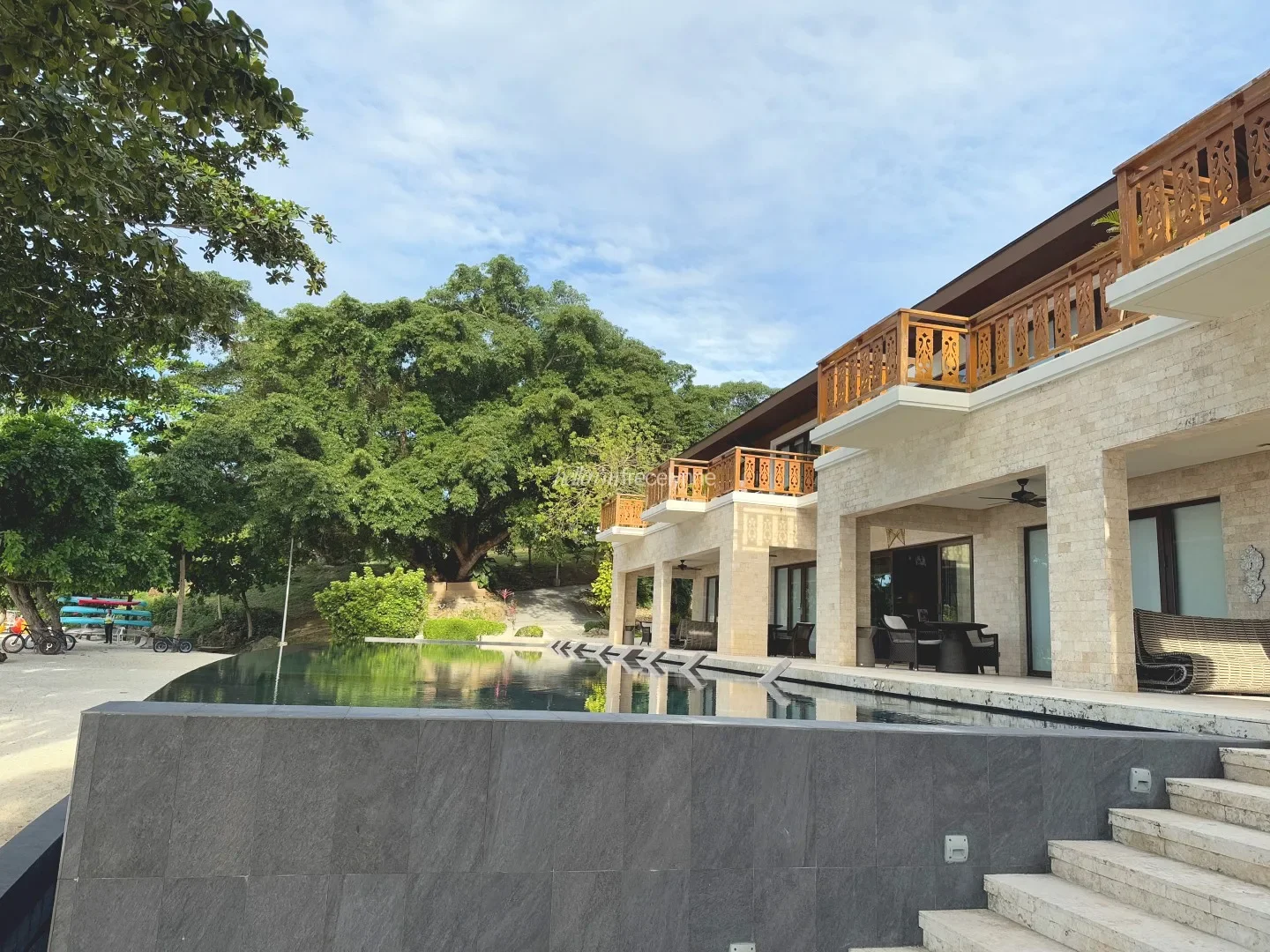 Hotel Review: Astoria Bohol
