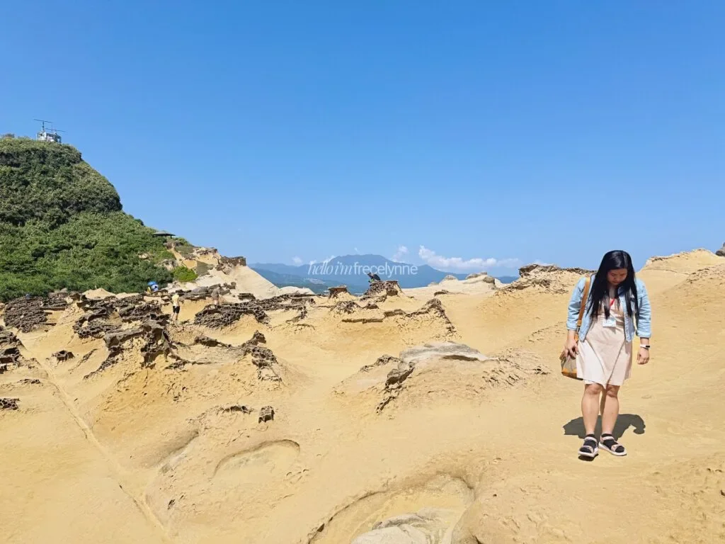 Yehliu-Jiufen-Shifen-Day-Tour-Klook0A_Guide-to-Taipei_082_helloimfrecelynne-1024x768.jpg.webp