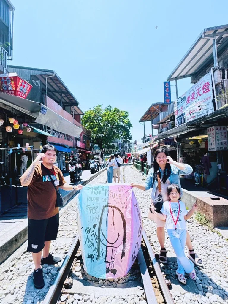 Yehliu-Jiufen-Shifen-Day-Tour-Klook0A_Guide-to-Taipei_224_helloimfrecelynne-768x1024.jpg.webp