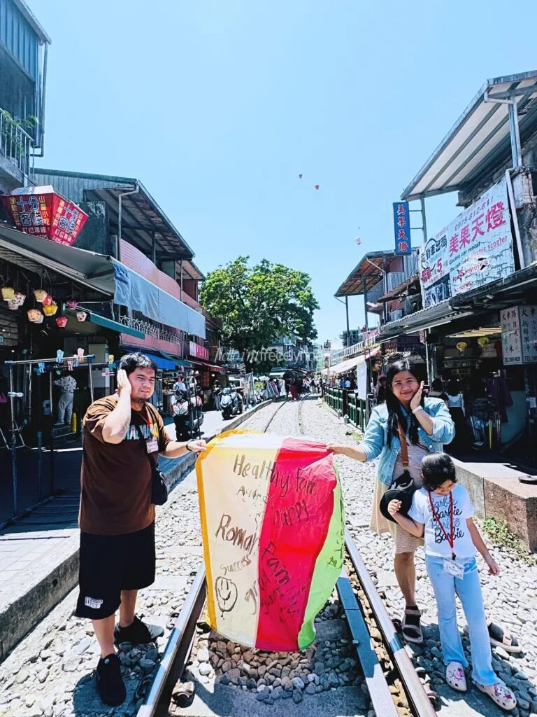 Yehliu-Jiufen-Shifen-Day-Tour-Klook0A_Guide-to-Taipei_235_helloimfrecelynne-768x1024.jpg.webp