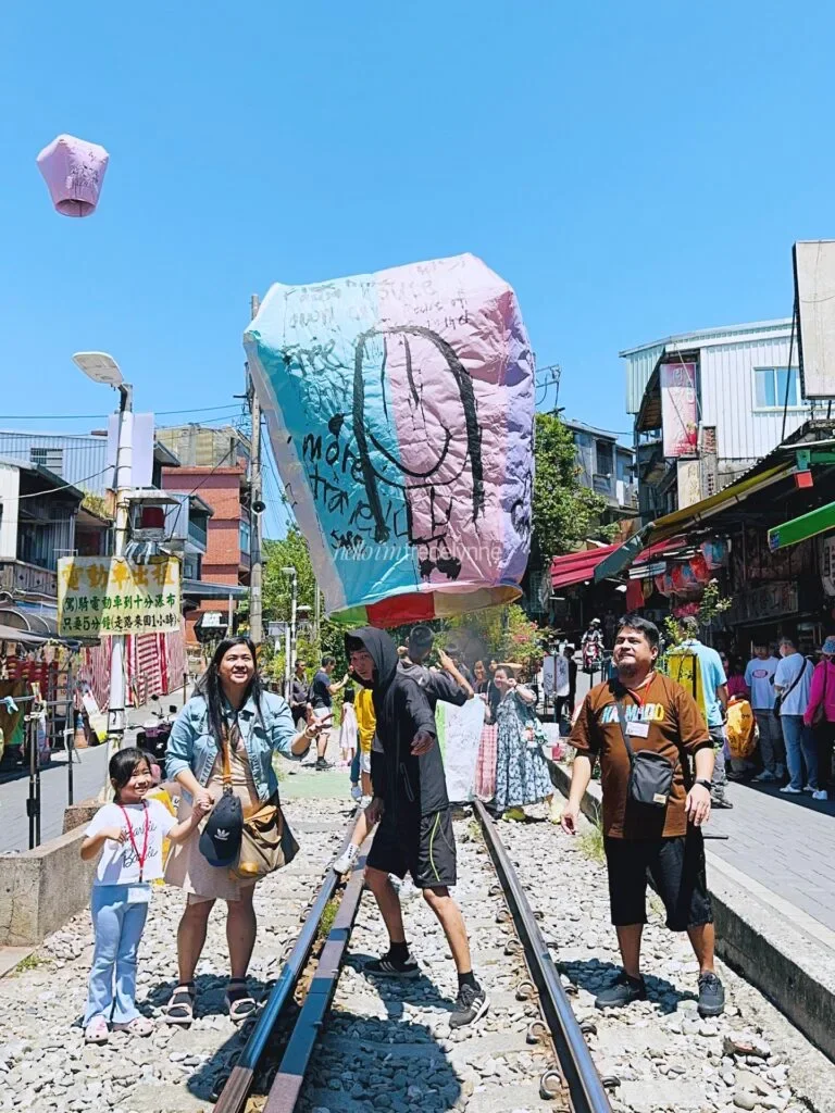 Yehliu-Jiufen-Shifen-Day-Tour-Klook0A_Guide-to-Taipei_274_helloimfrecelynne-768x1024.jpg.webp