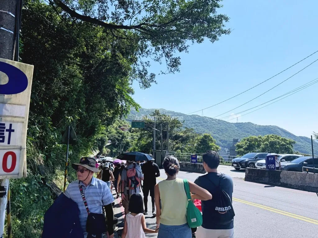 Yehliu-Jiufen-Shifen-Day-Tour-Klook0A_Guide-to-Taipei_403_helloimfrecelynne-1024x768.jpg.webp