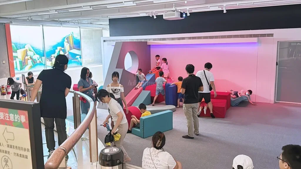 Taiwan-Fine-Arts-Museum_Guide-to-Taipei_073_helloimfrecelynne-1024x576.jpg.webp