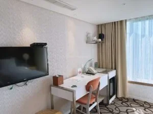 Green-World-Hotel_Metro-Cafe_Taipei-Taiwan005_helloimfrecelynne-300x225.jpg.webp