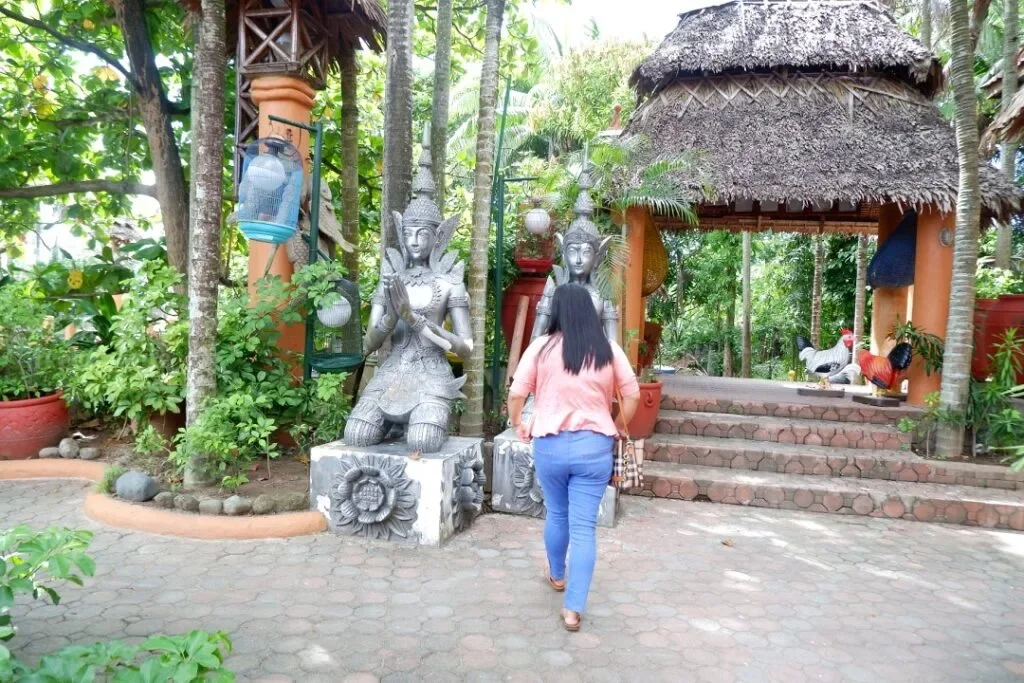 Isdaan-Floating-Restaurant-Gerona-Tarlac_004_helloimfrecelynne-1024x683.jpg.webp