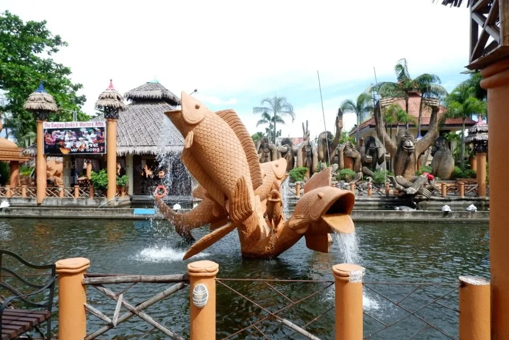 Isdaan-Floating-Restaurant-Gerona-Tarlac_017_helloimfrecelynne-1024x683.jpg.webp