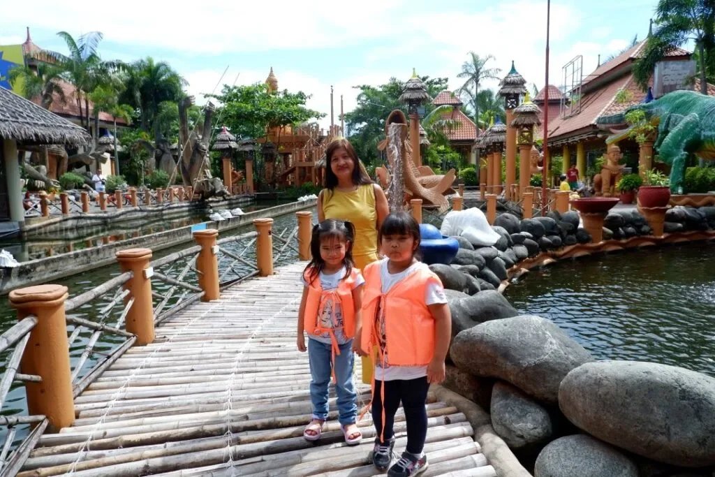 Isdaan-Floating-Restaurant-Gerona-Tarlac_032_helloimfrecelynne-1024x683.jpg.webp
