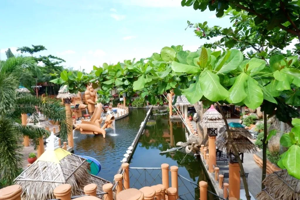 Isdaan-Floating-Restaurant-Gerona-Tarlac_076_helloimfrecelynne-1024x683.jpg.webp