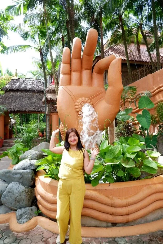 Isdaan-Floating-Restaurant-Gerona-Tarlac_035_helloimfrecelynne-683x1024.jpg.webp
