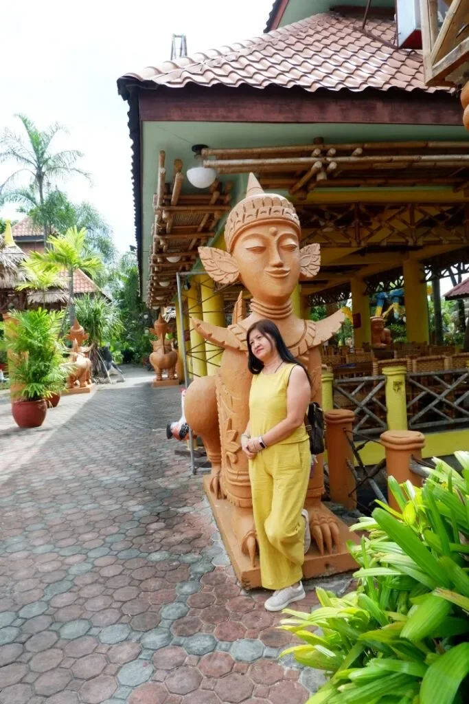 Isdaan-Floating-Restaurant-Gerona-Tarlac_053_helloimfrecelynne-683x1024.jpg.webp