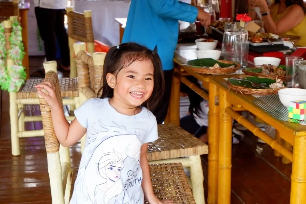 Isdaan-Floating-Restaurant-Gerona-Tarlac_096_helloimfrecelynne-1024x683.jpg.webp